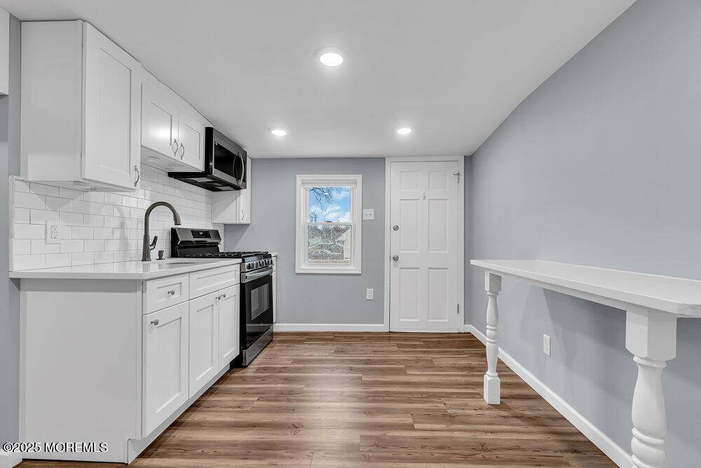 Avenel, NJ 07001,463 Butler Street #2