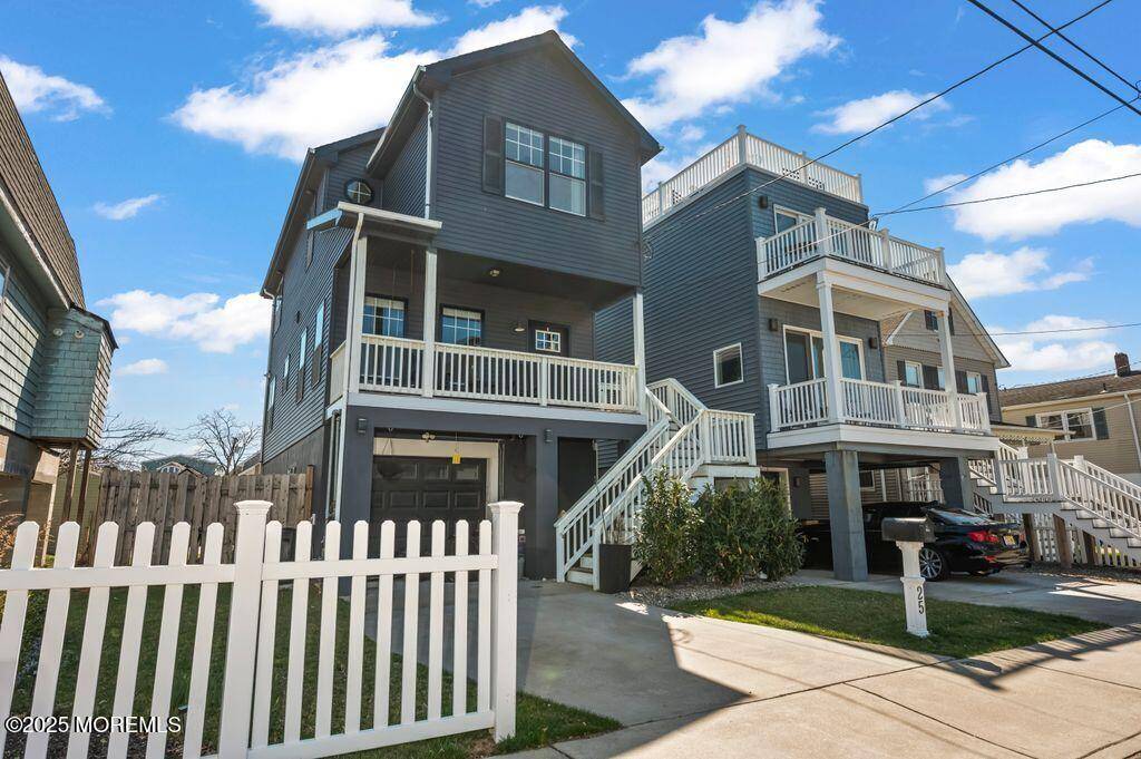 Highlands, NJ 07732,25 Miller Street