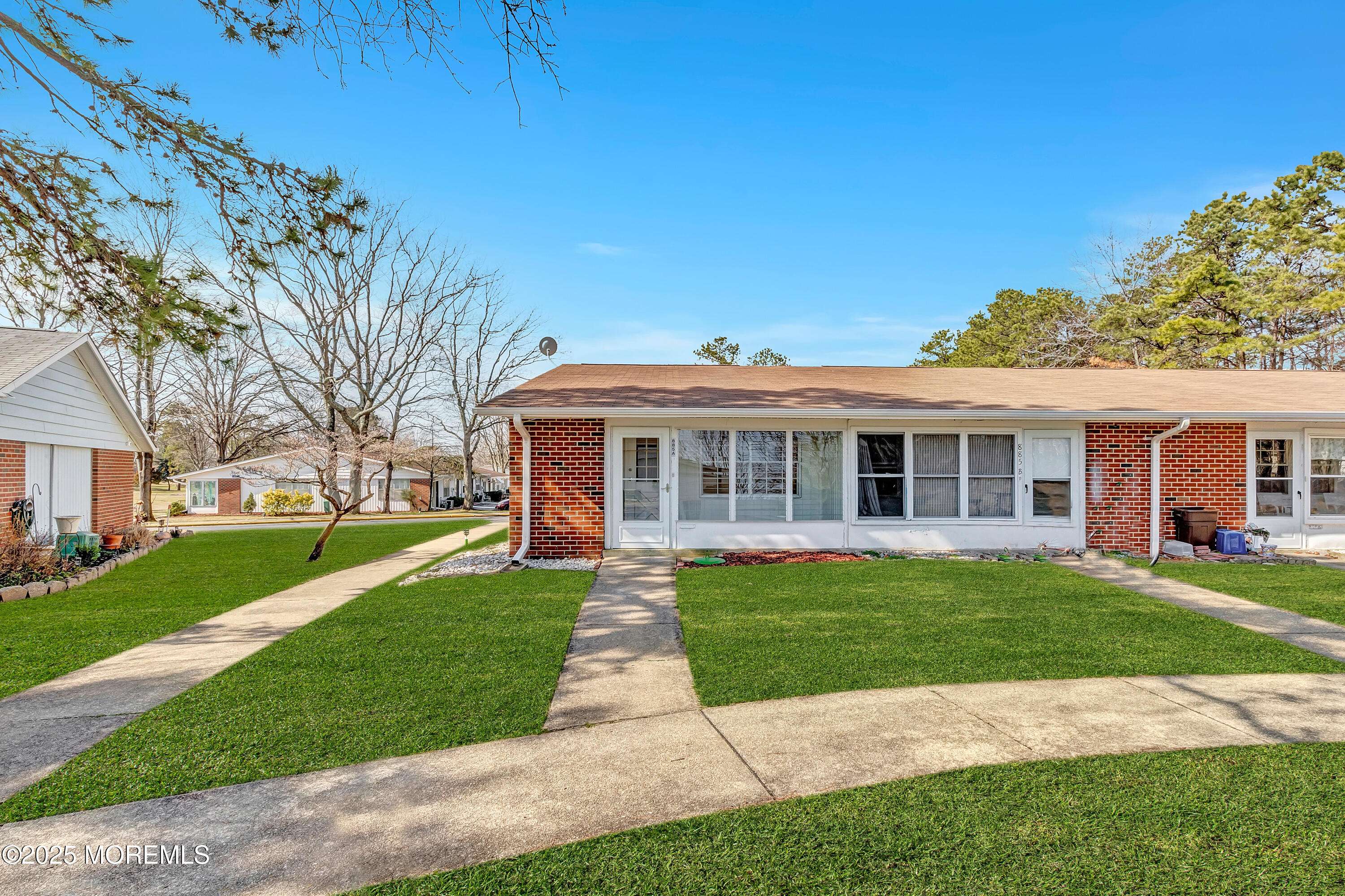Lakewood, NJ 08701,885 Inverness Court