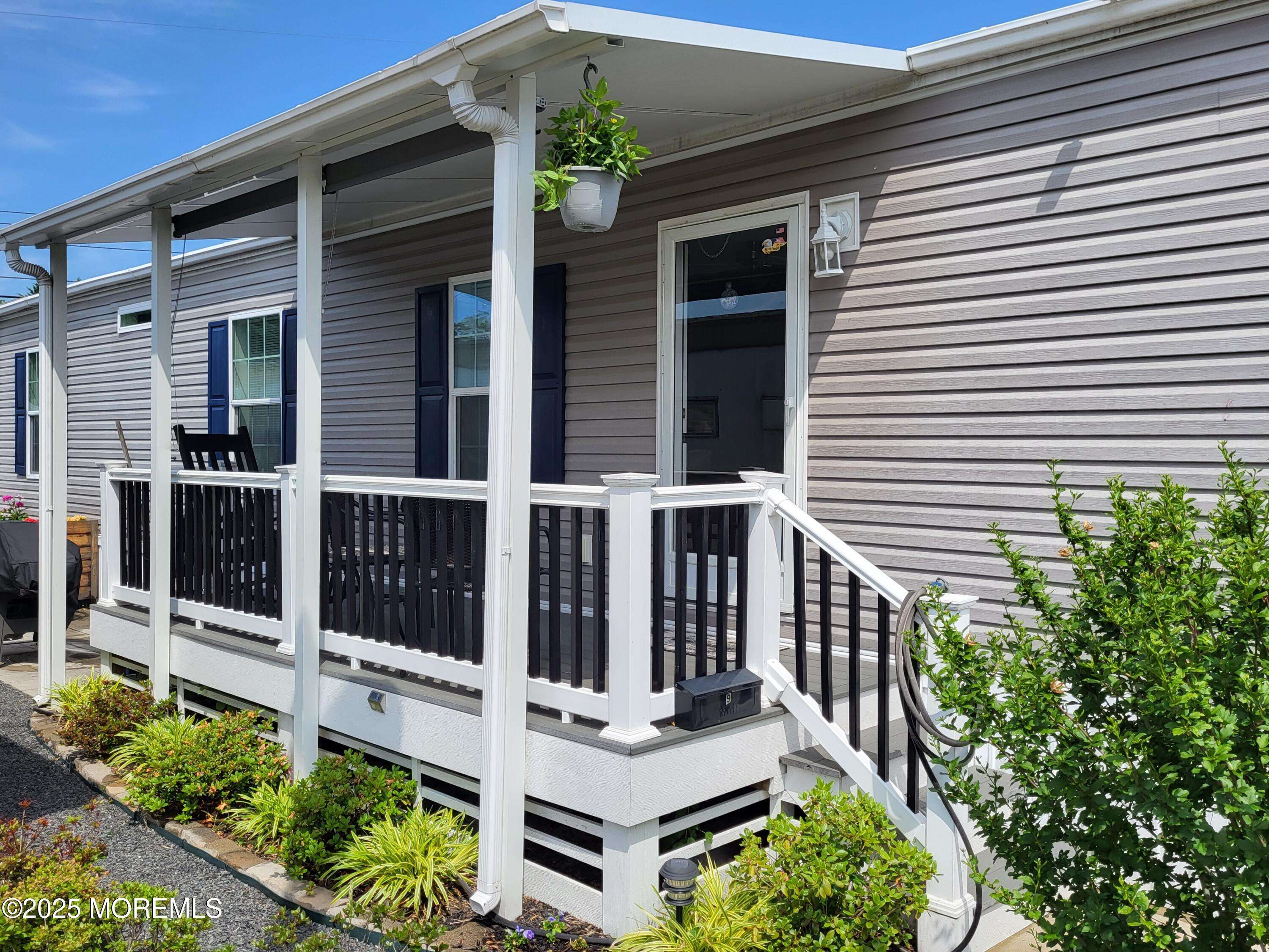 Hazlet, NJ 07730,9 Shorehaven Road