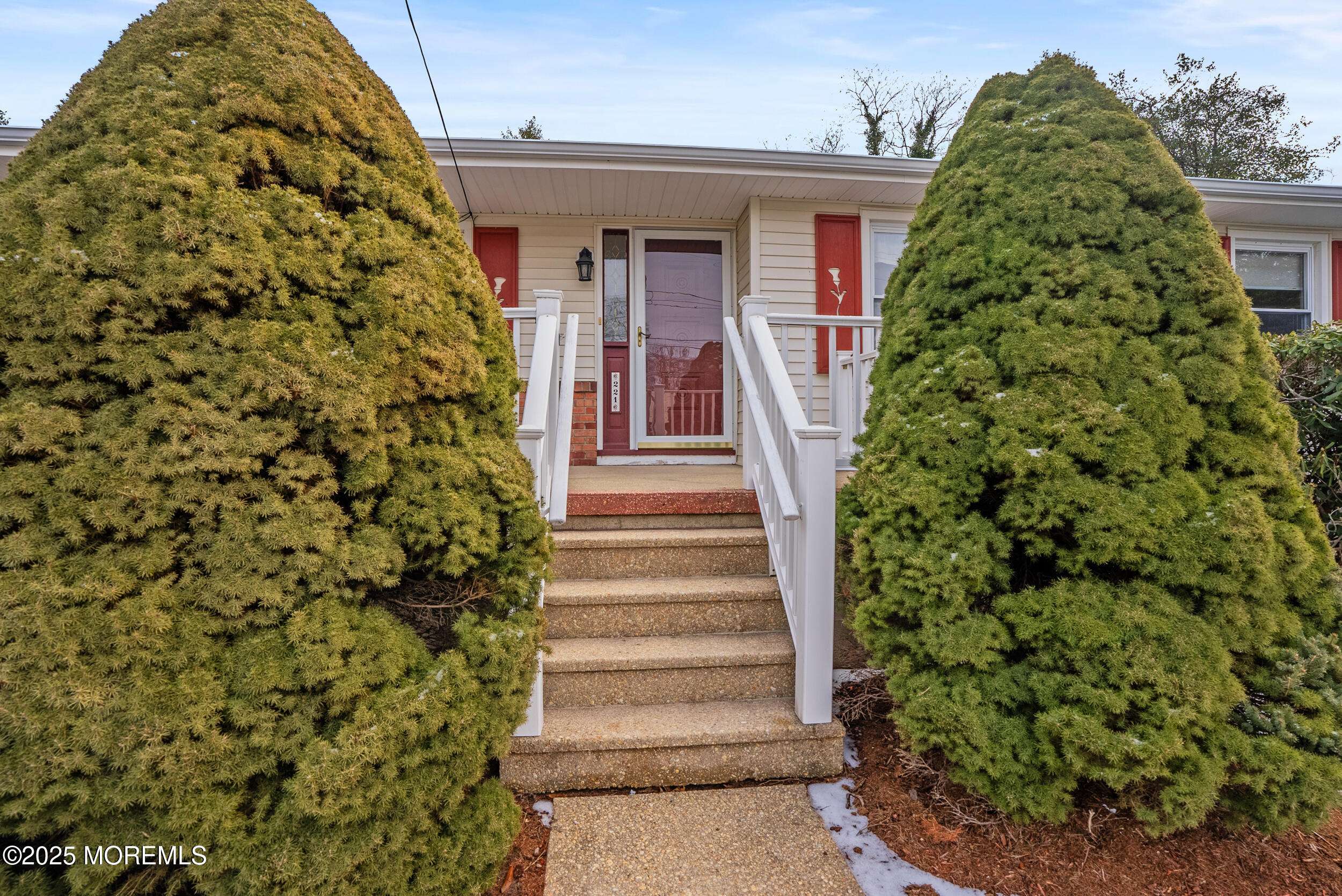 Oakhurst, NJ 07755,221 Belmar Avenue
