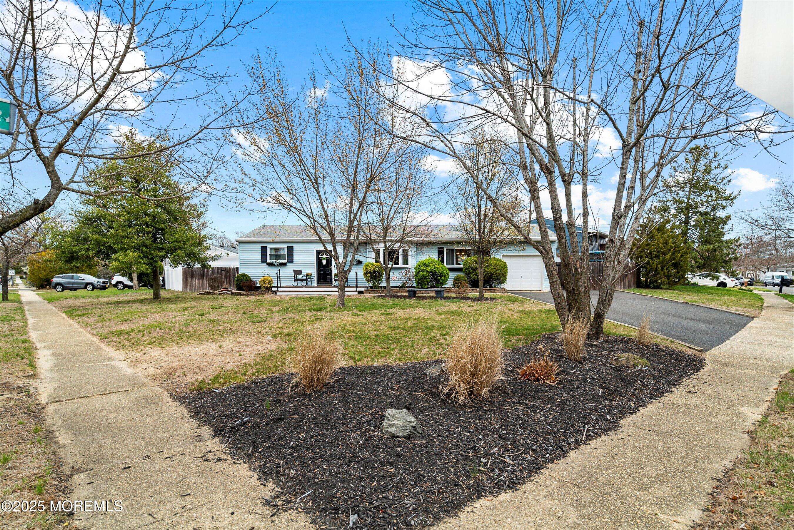 Toms River, NJ 08753,923 Egret Drive