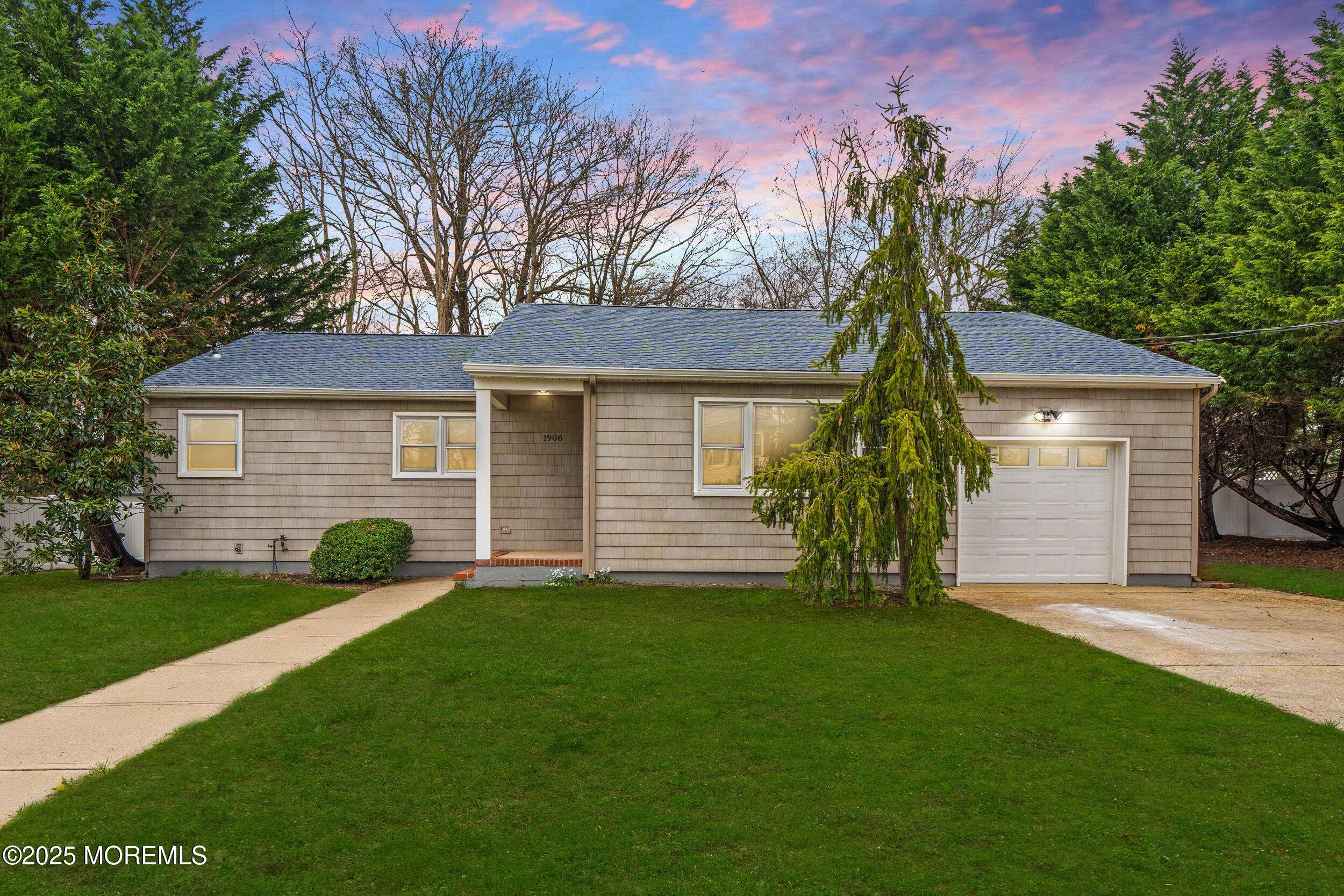 Oakhurst, NJ 07755,1906 Westfield Street