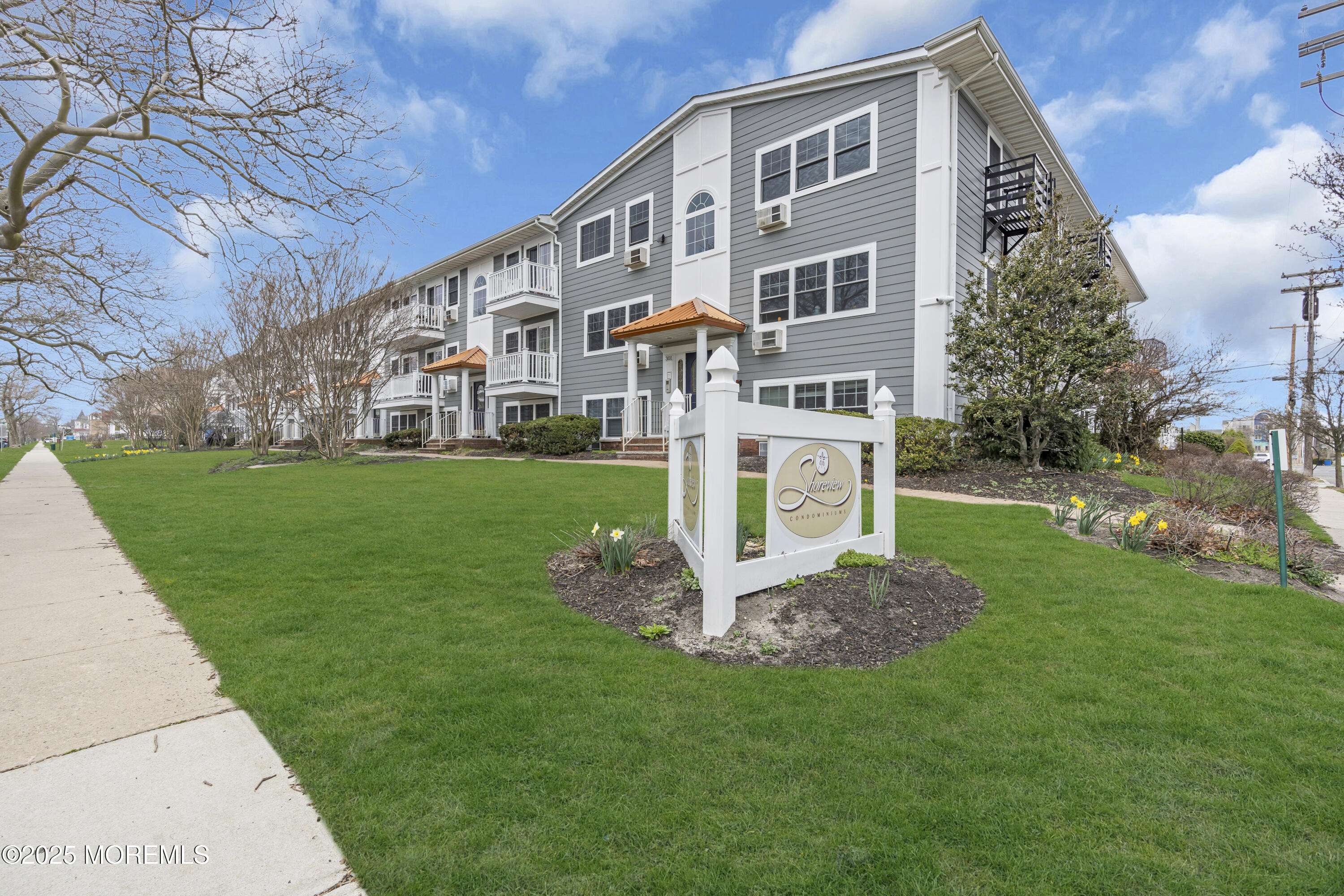 Asbury Park, NJ 07712,305 4th Avenue #202