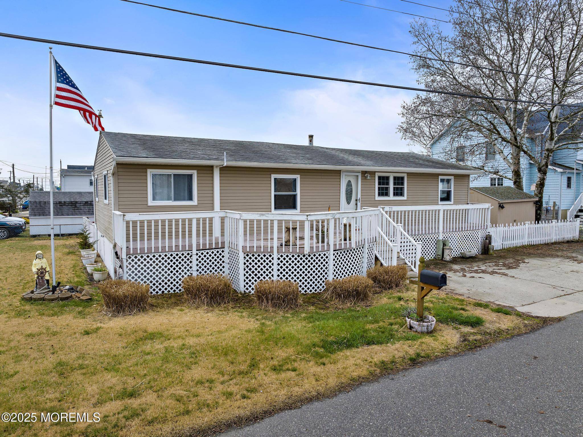 Tuckerton, NJ 08087,73 Dolphin Road