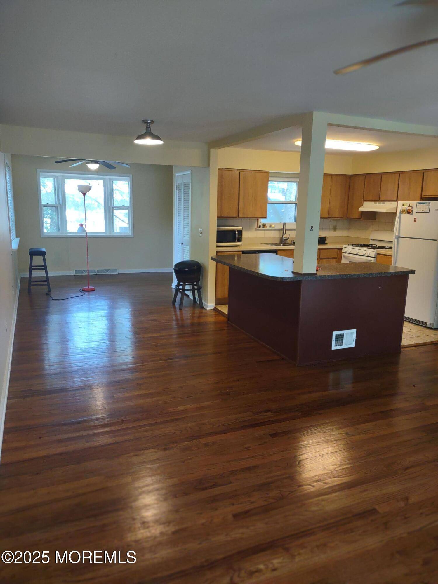 Toms River, NJ 08755,16 Oak Leaf Lane