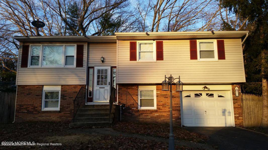 Toms River, NJ 08755,16 Oak Leaf Lane
