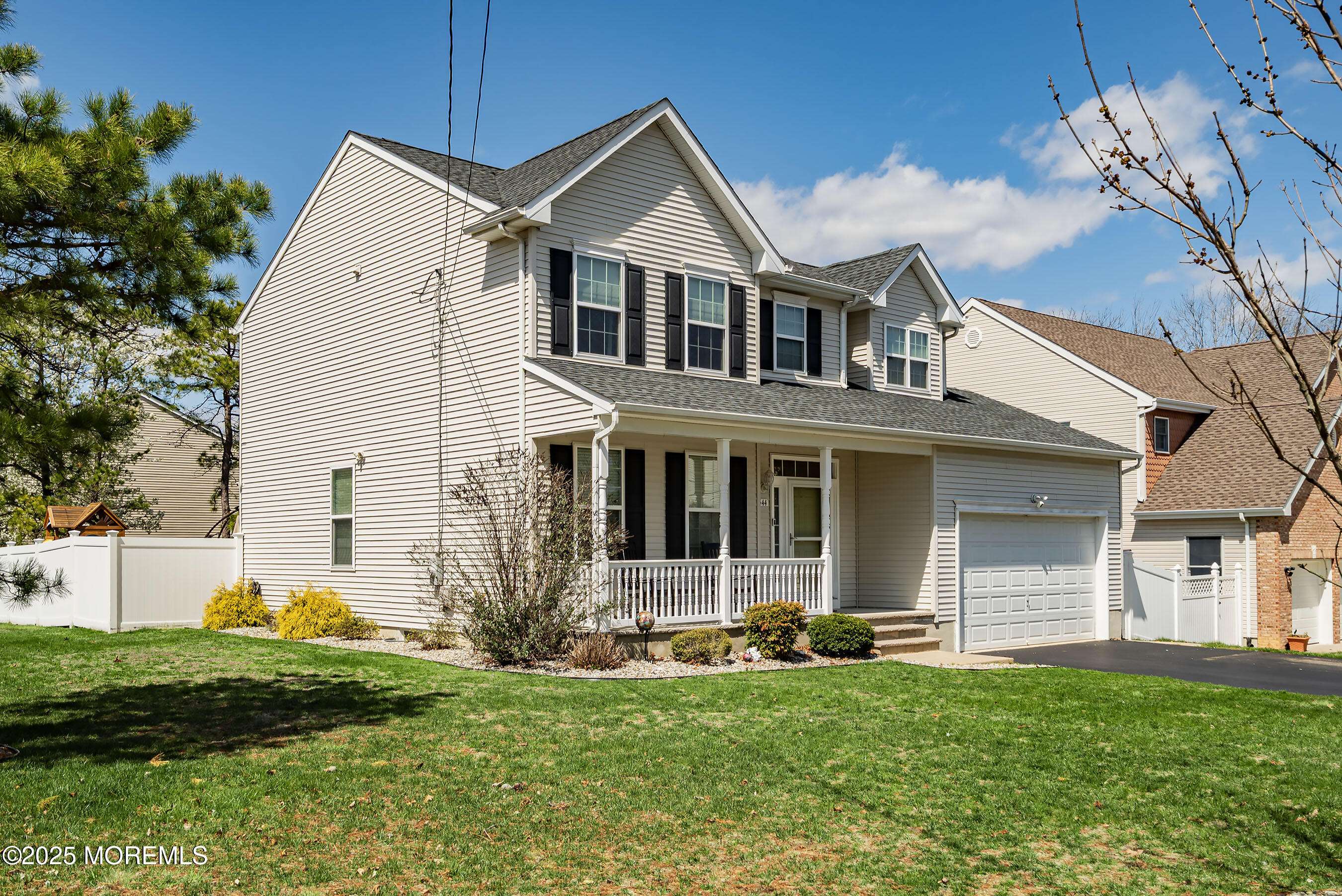 Manahawkin, NJ 08050,544 Coral Lane