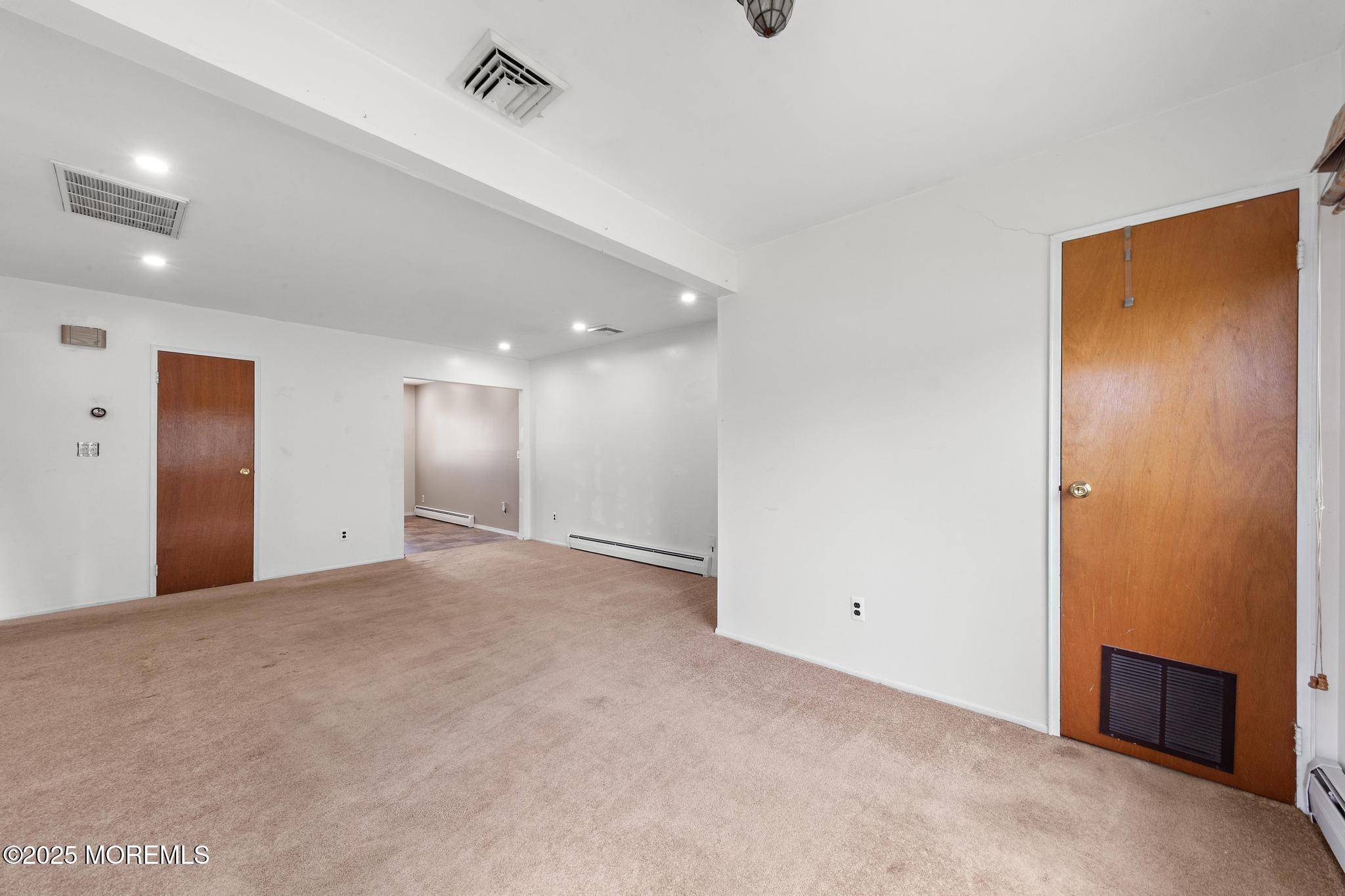Manchester, NJ 08759,14 S Heron Street