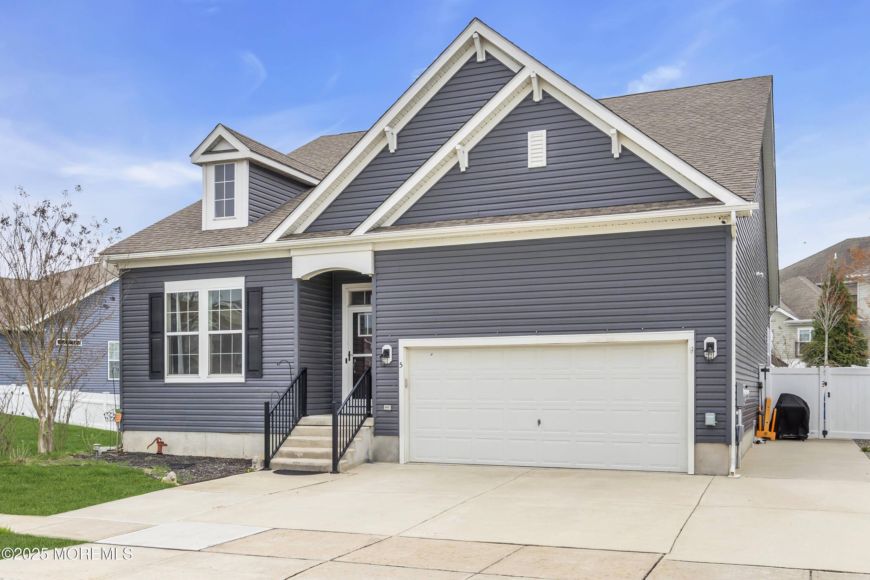 Manahawkin, NJ 08050,5 Ashburn Avenue