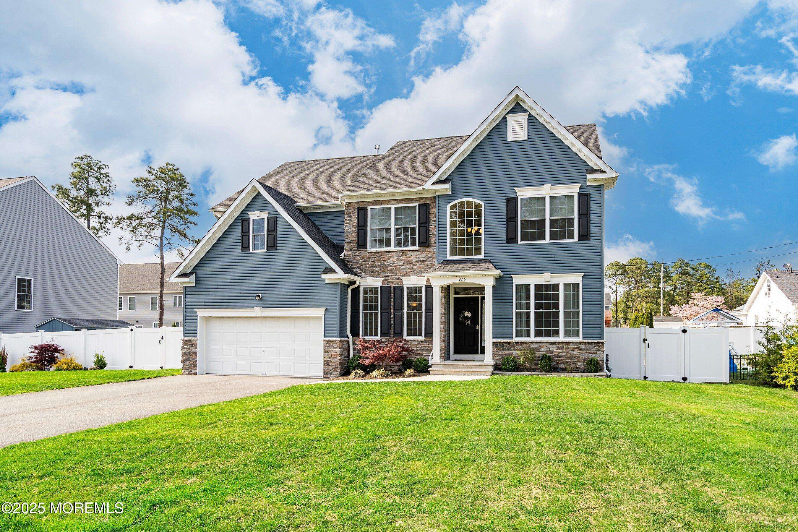Toms River, NJ 08757,925 Englemere Boulevard