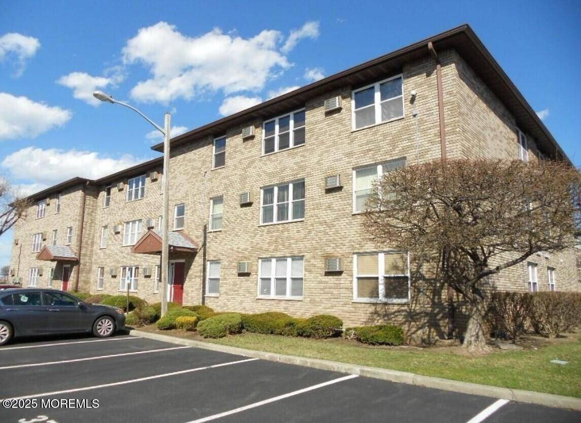 Secaucus, NJ 07094,44 Riverview Court