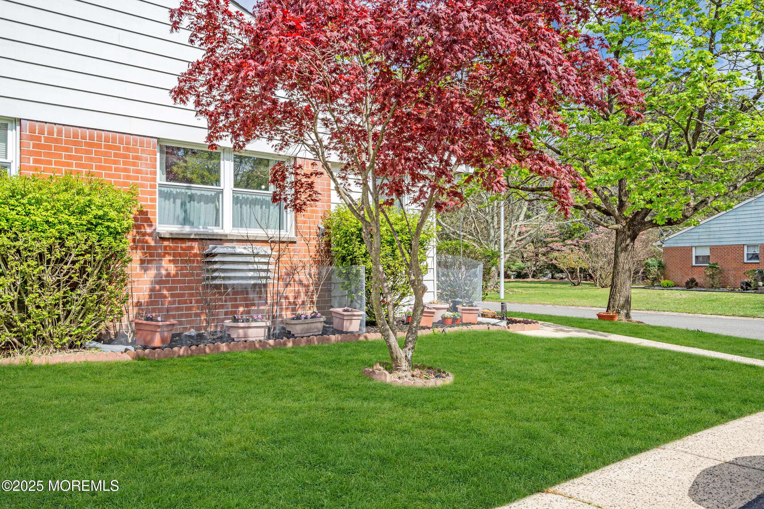 Whiting, NJ 08759,17 Salem Drive