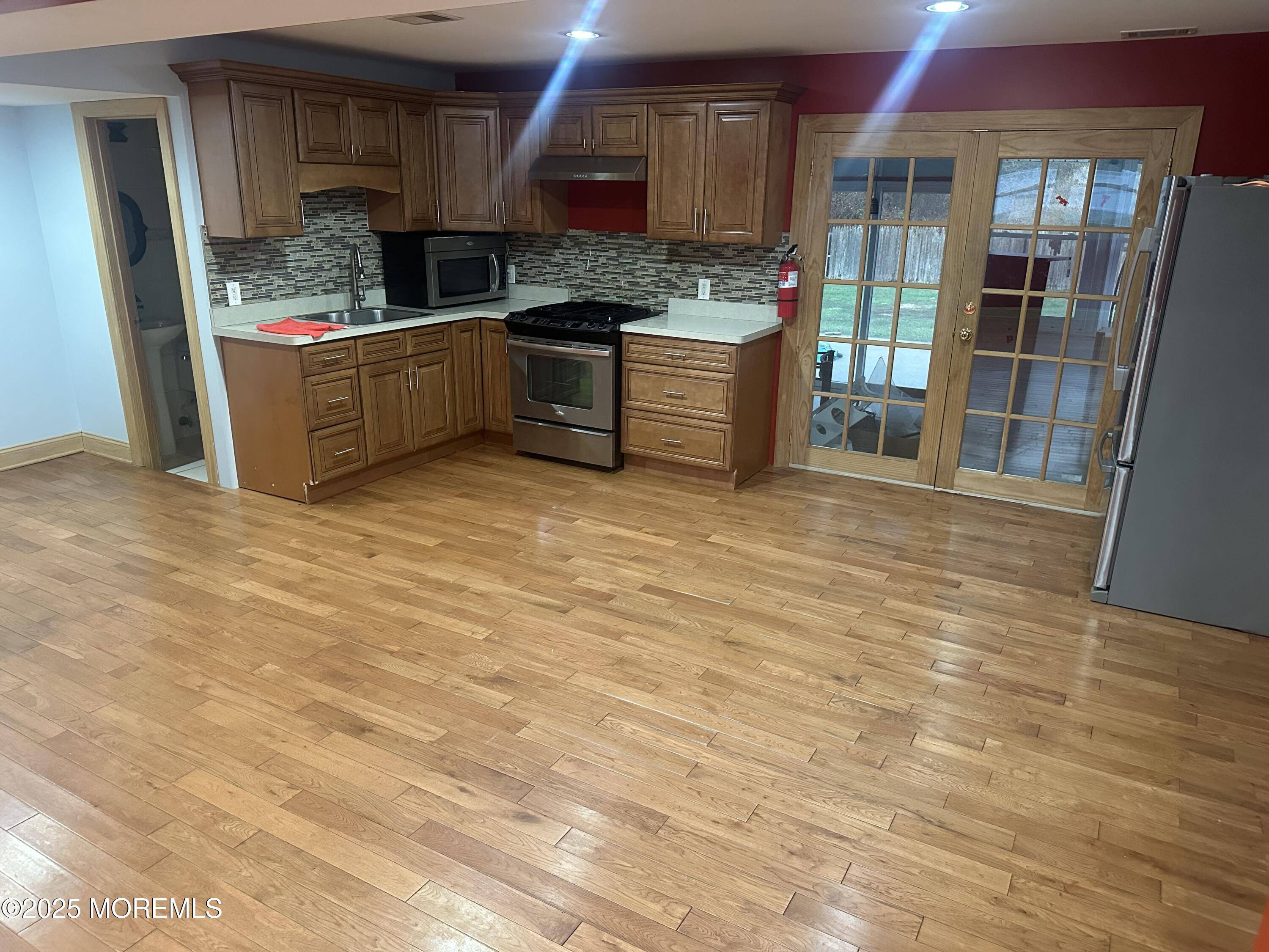 Toms River, NJ 08753,992 Continental Avenue
