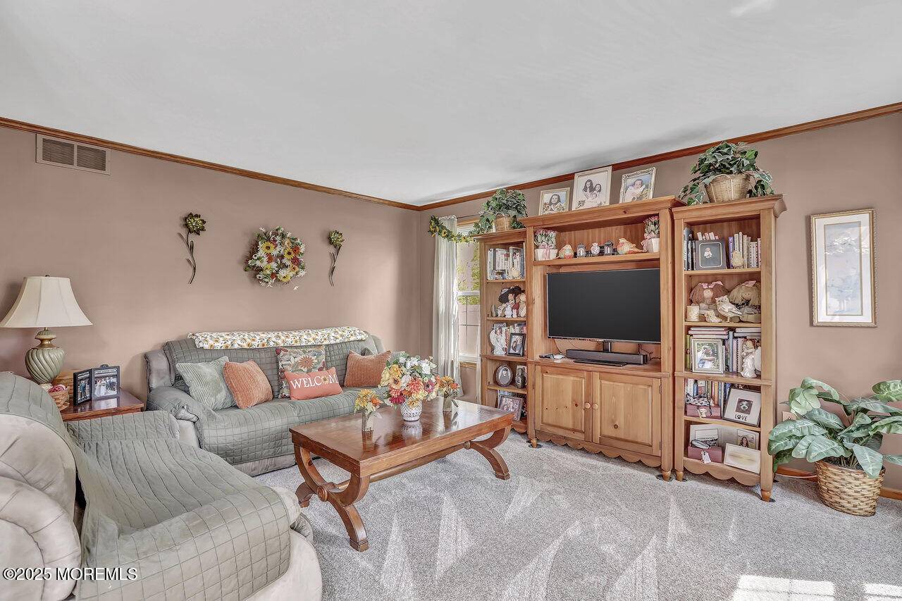 Mullica Hill, NJ 08062,1427 Swan Lane