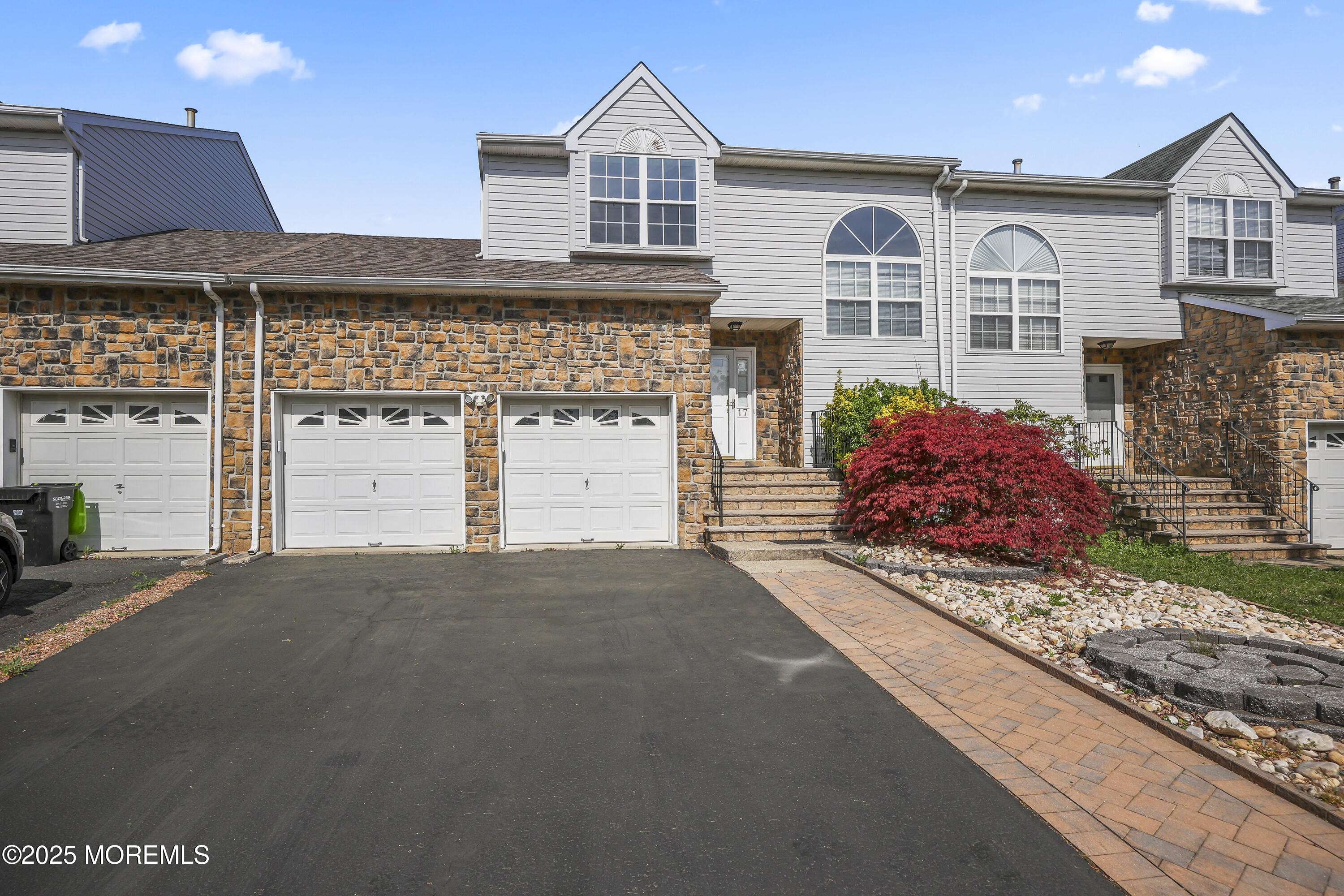 Marlboro, NJ 07746,17 Kingfisher Court