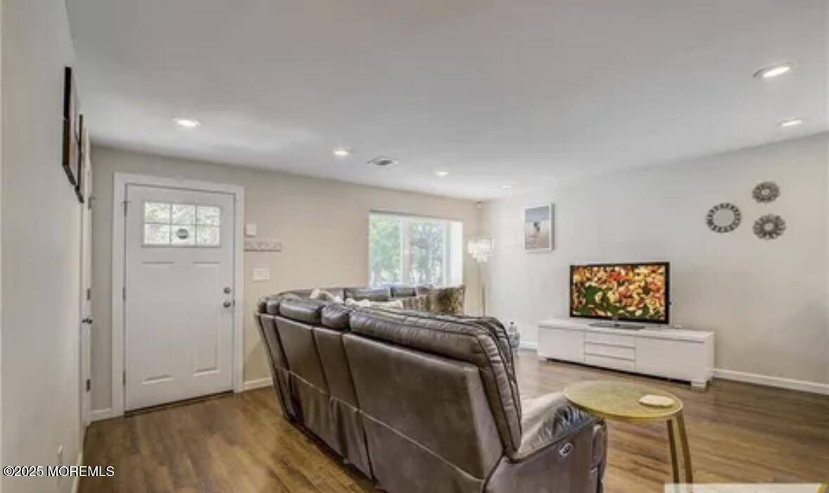 Spotswood, NJ 08884,106 Manalapan Road