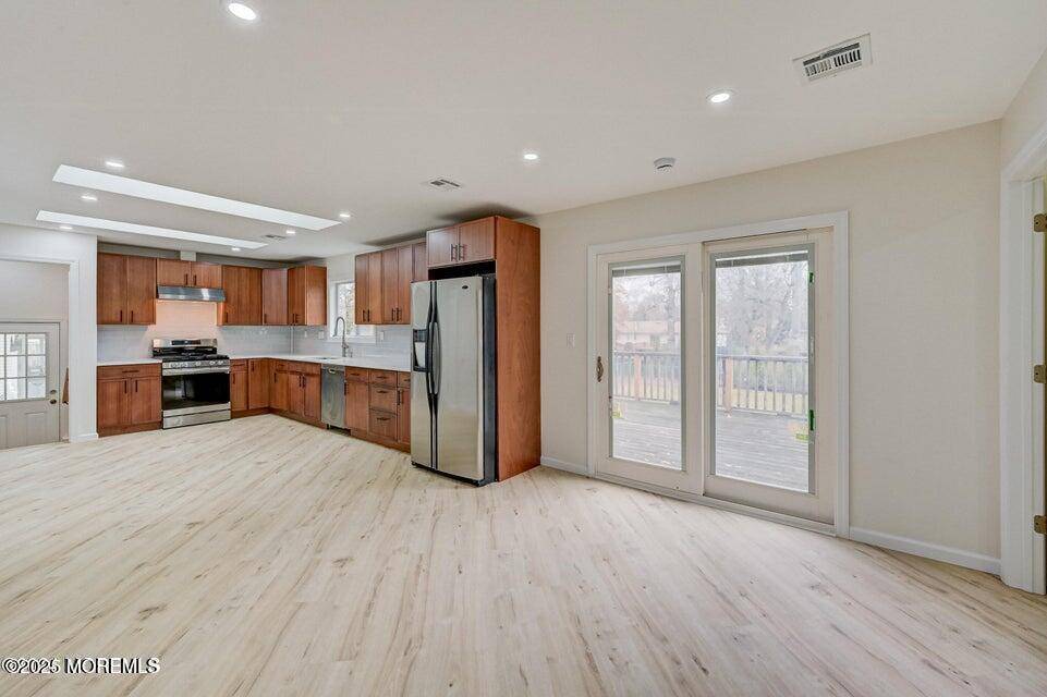 Eatontown, NJ 07724,239 Grant Avenue
