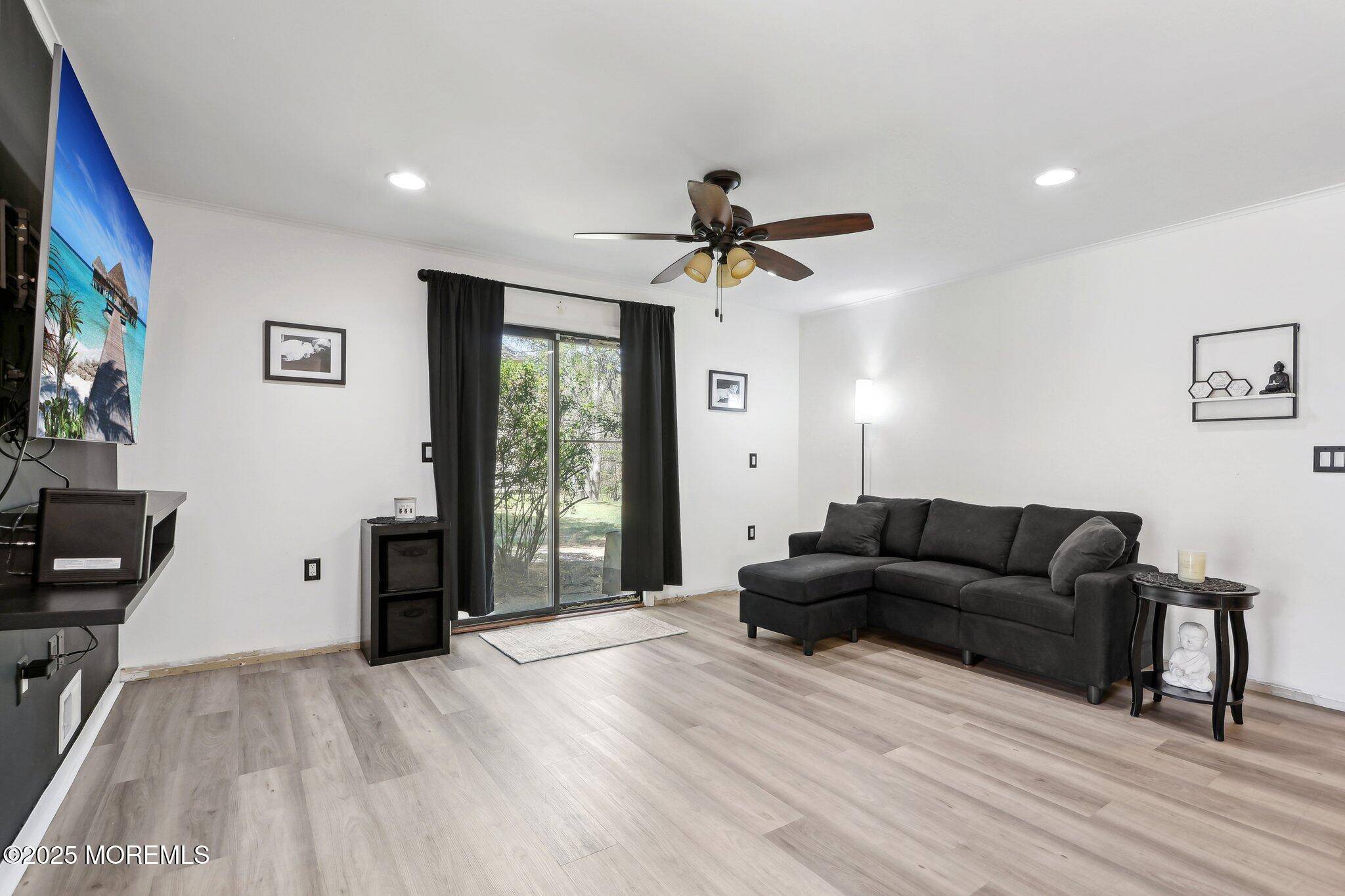 Jackson, NJ 08527,300 Larkspur Lane