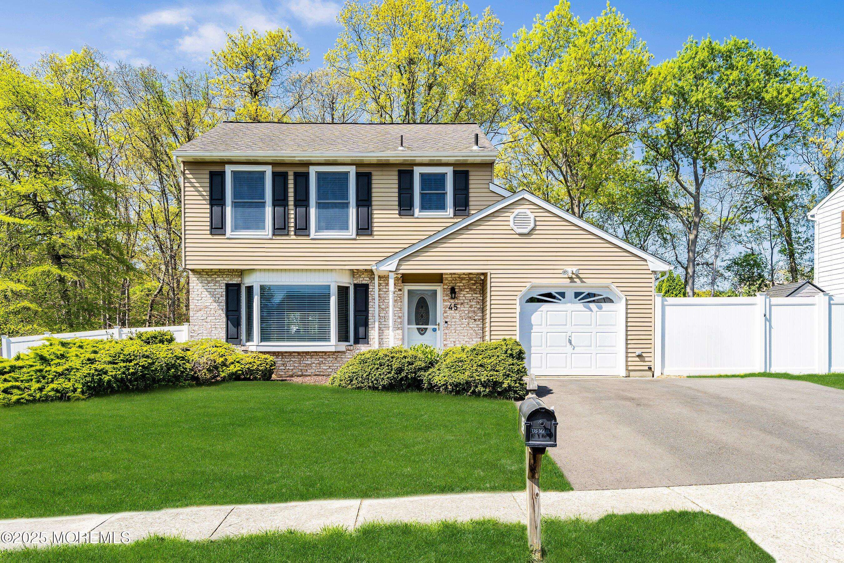 Howell, NJ 07731,45 Pinyon Street