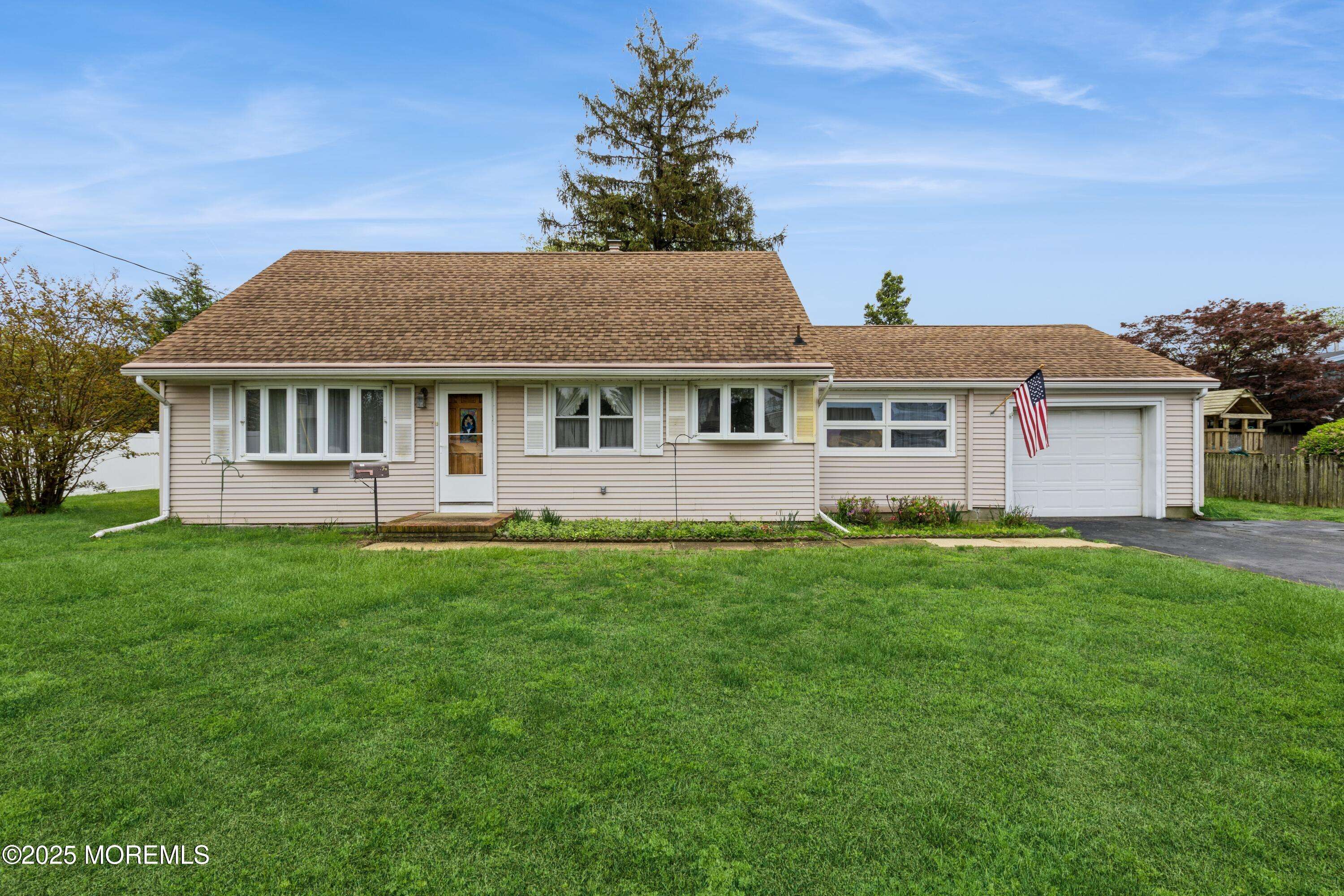 Sea Girt, NJ 08750,2174 Begonia Avenue