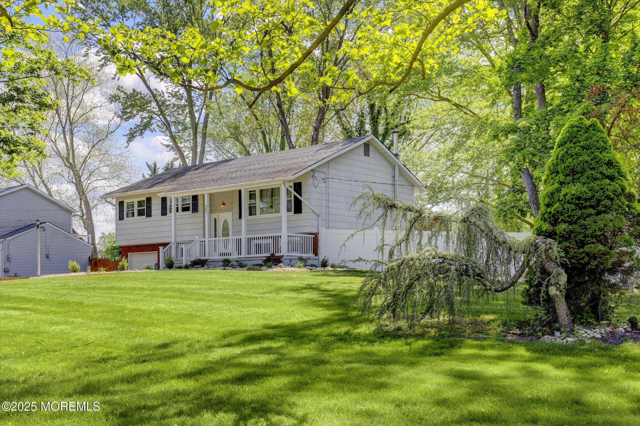 Manalapan, NJ 07726,37 Lexington Drive