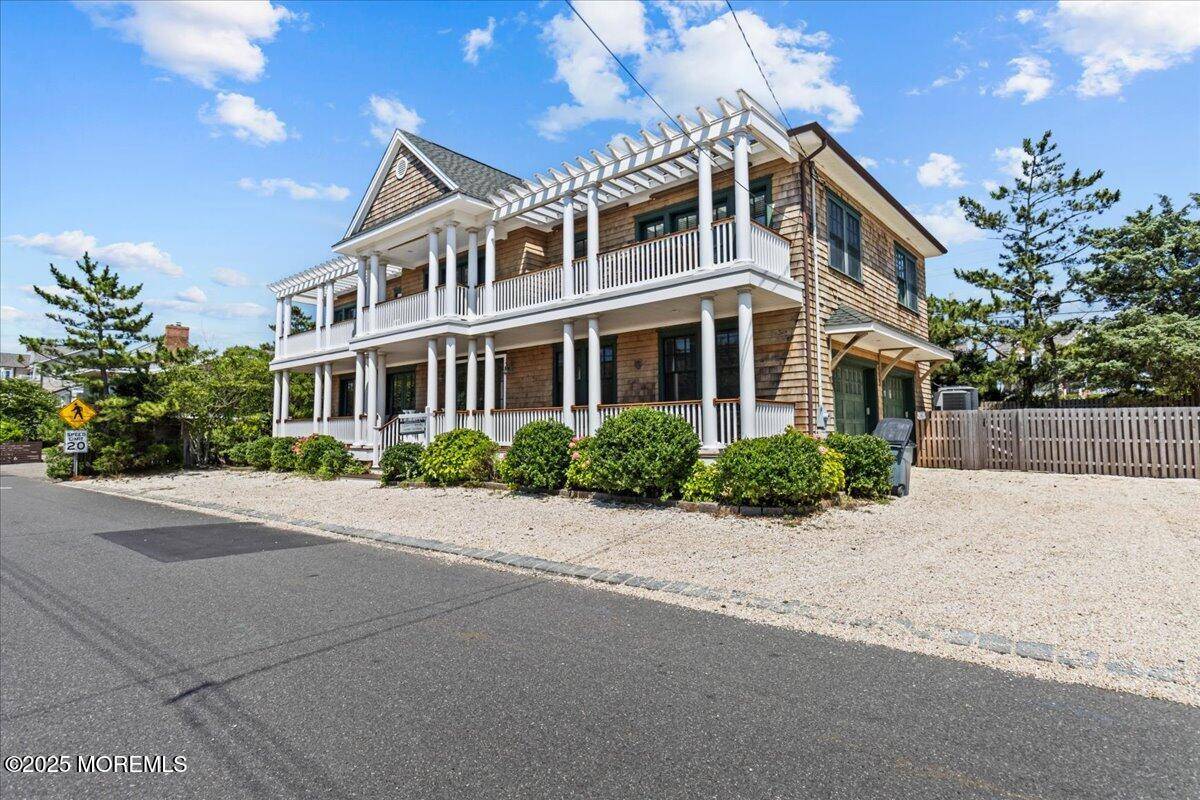 Mantoloking, NJ 08738,1043 Barnegat Lane