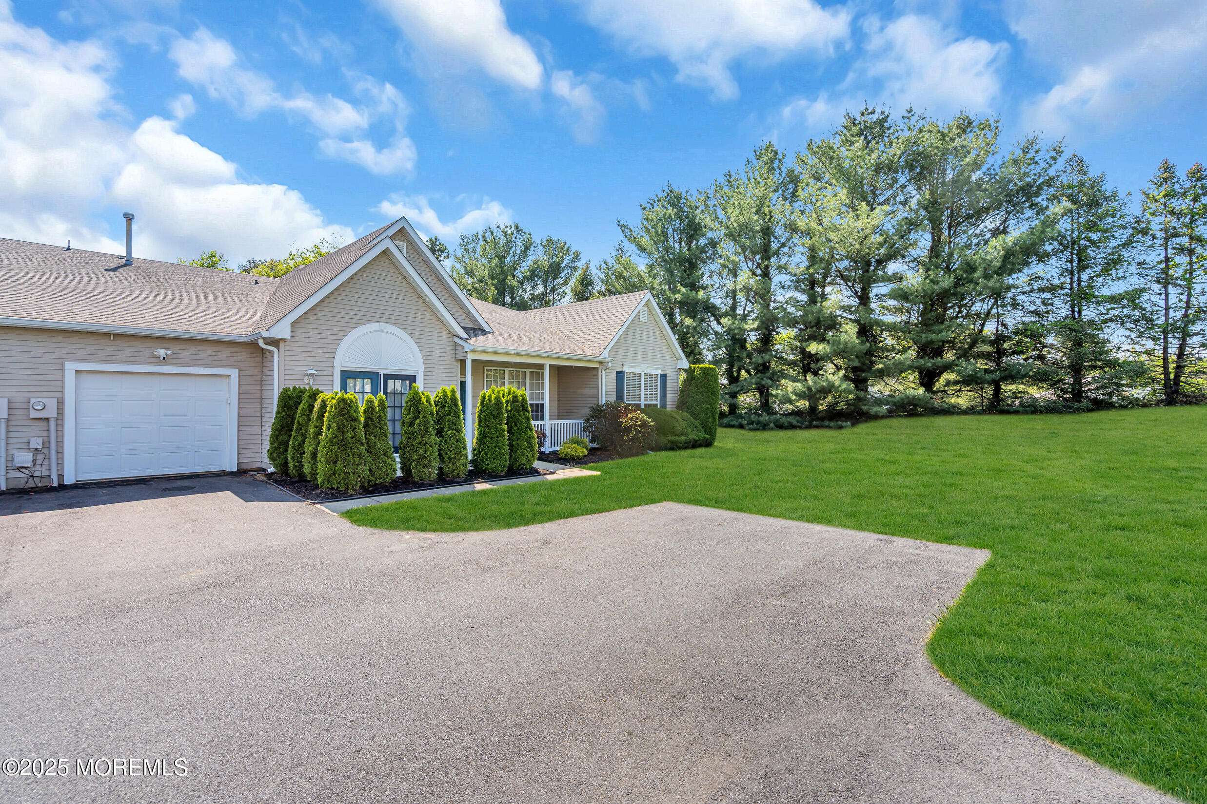 Lakewood, NJ 08701,32 Sunnybrook Lane