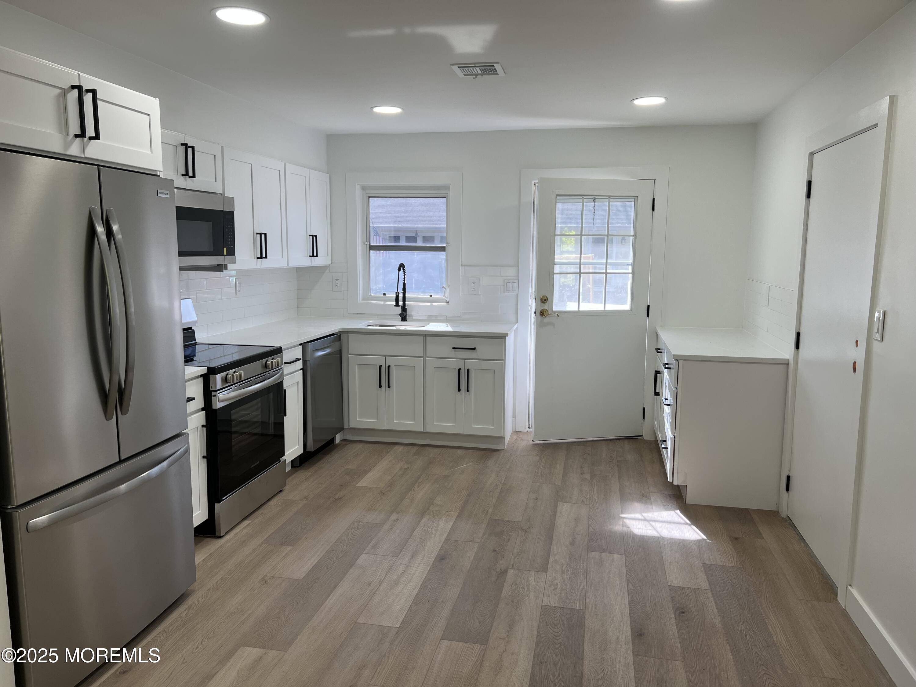 Lakewood, NJ 08701,335 Canterbury Court