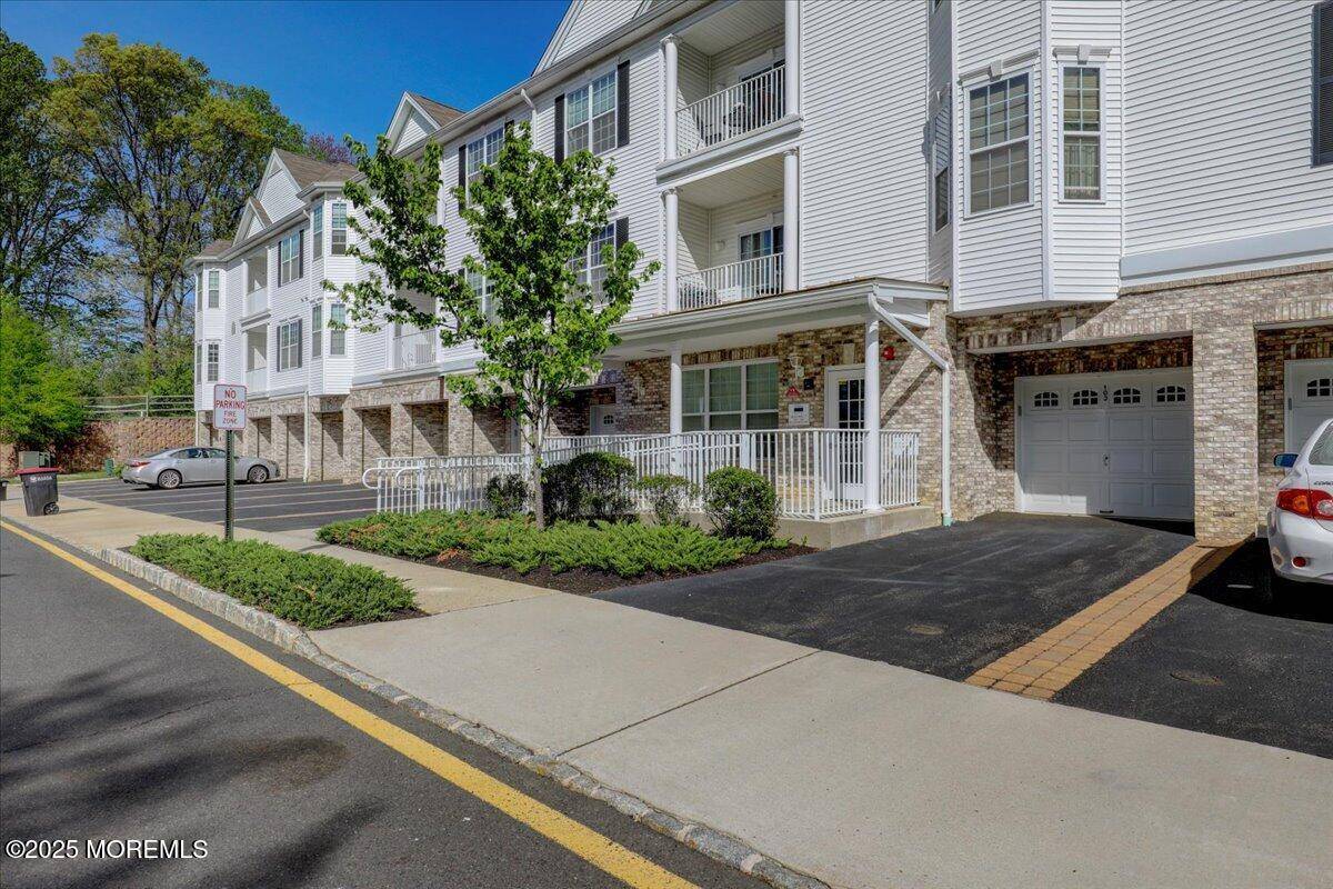 Morganville, NJ 07751,103 Bloomsbury Drive
