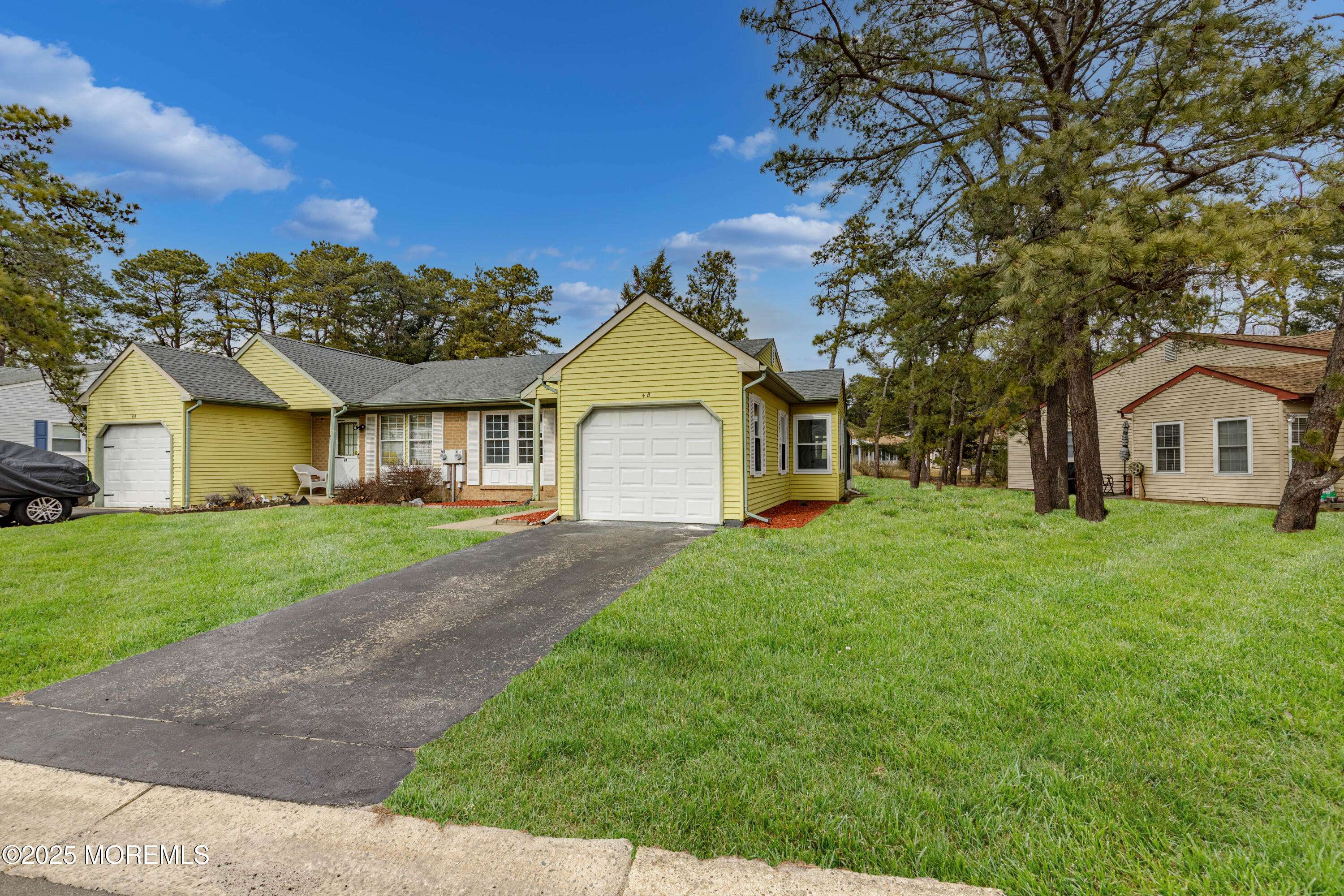 Whiting, NJ 08759,4 Greenwood Lane