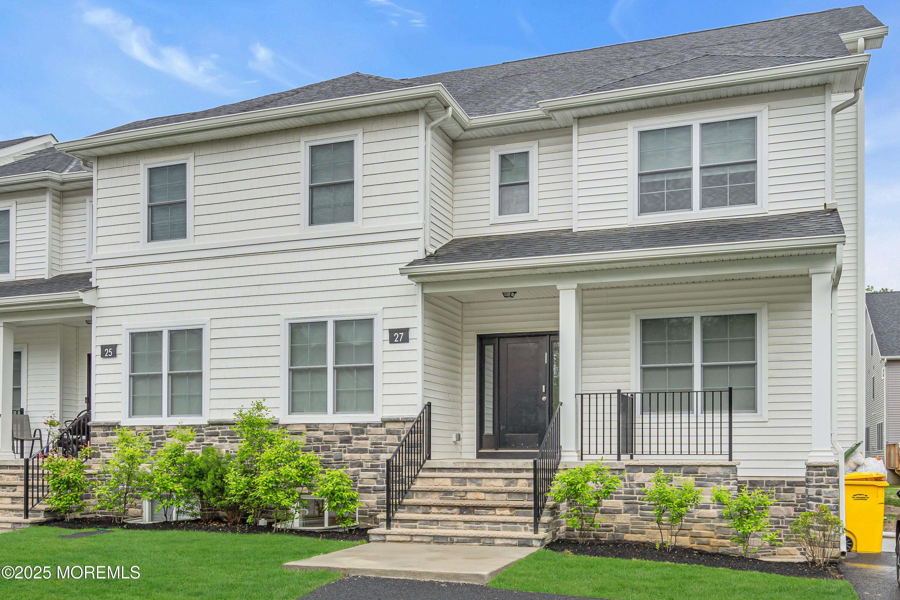 Lakewood, NJ 08701,27 Holden Square