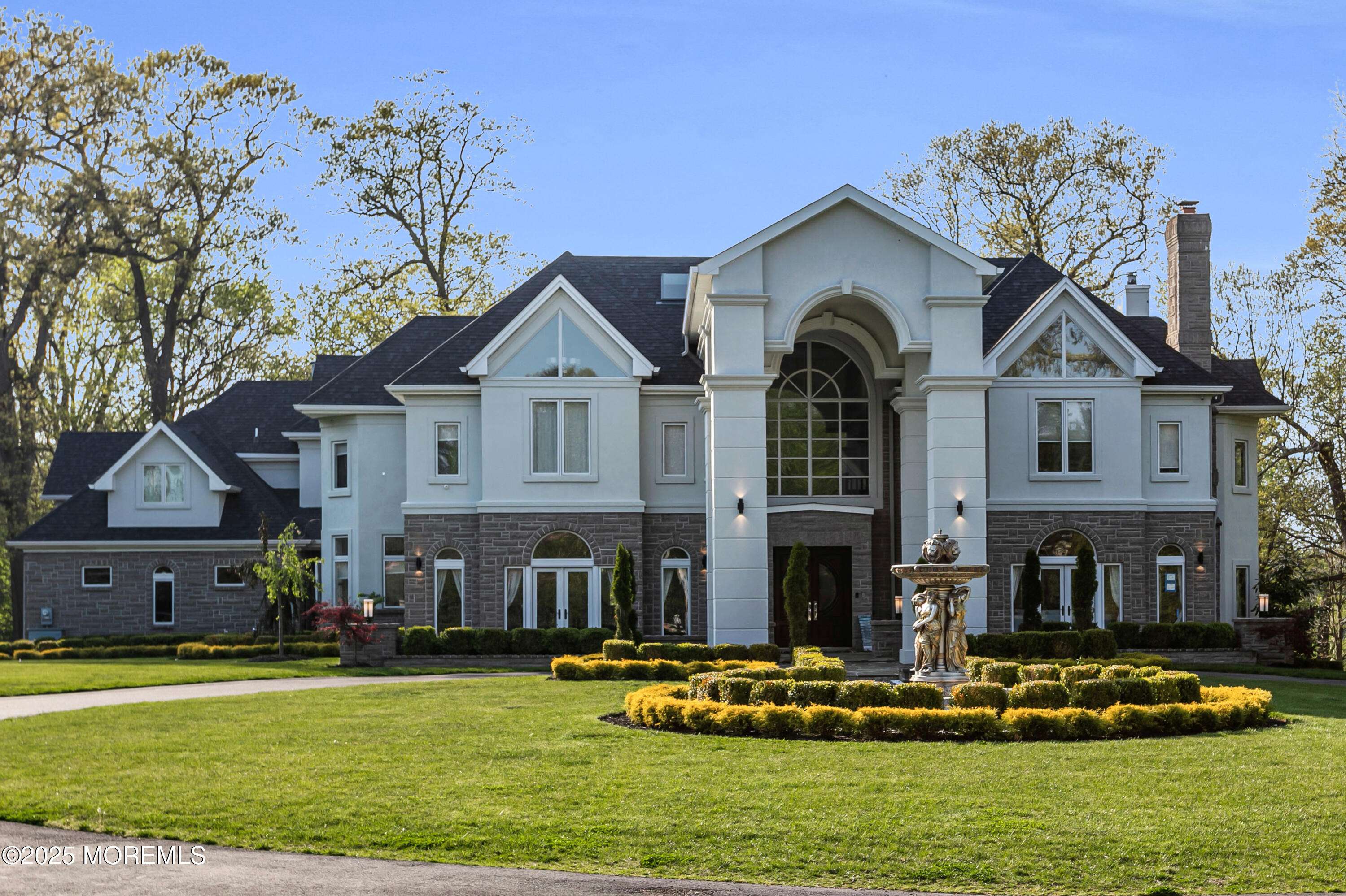 Rumson, NJ 07760,23 Sheraton Lane