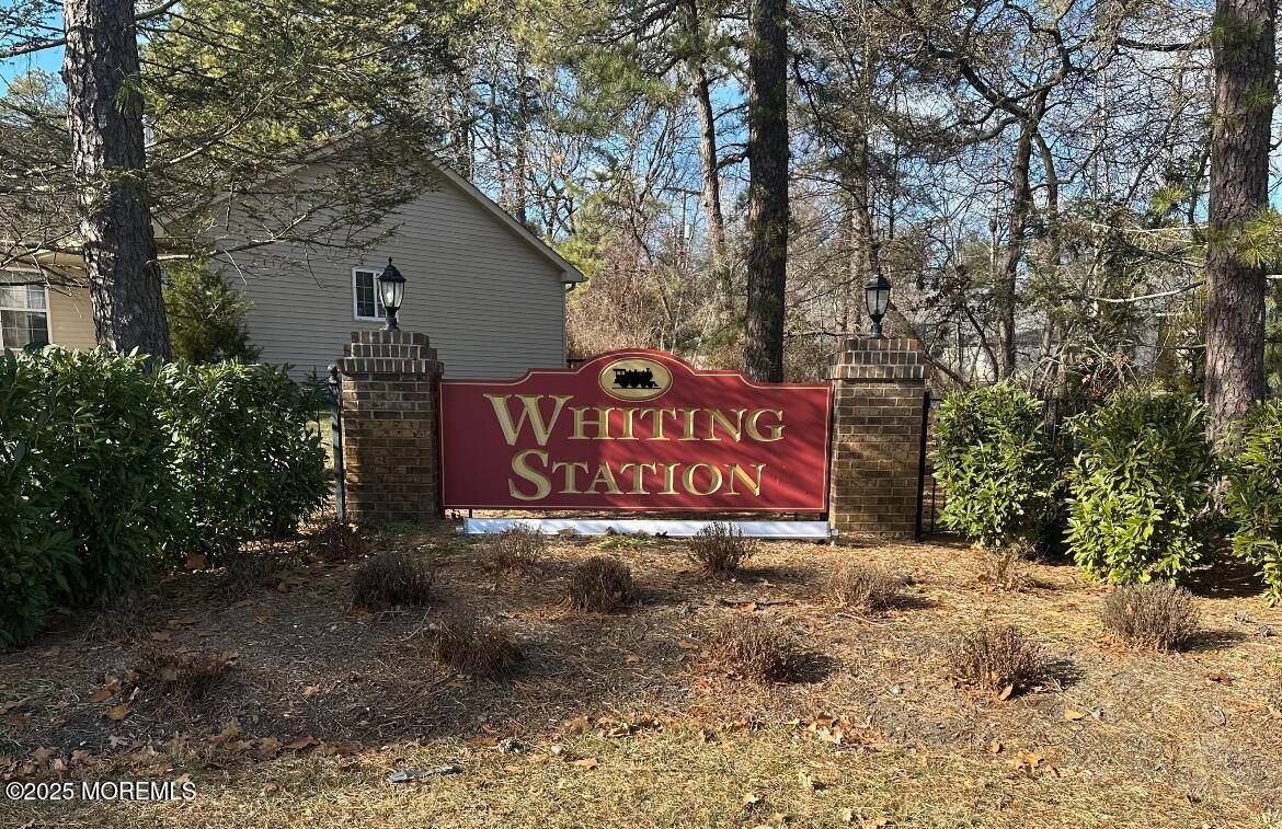Whiting, NJ 08759,518 Petunia Lane N