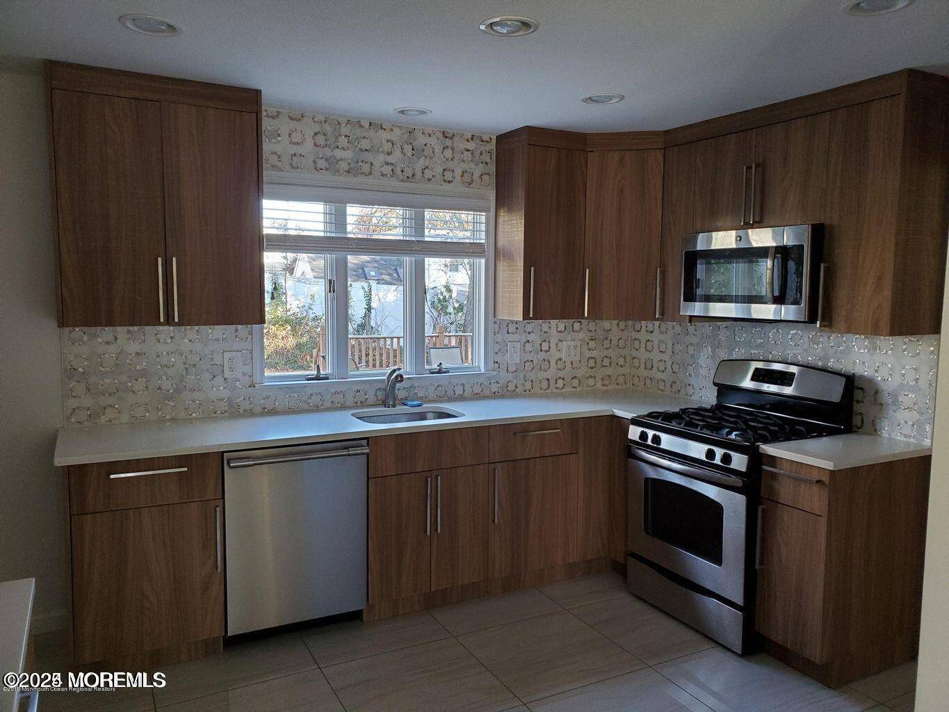 Oakhurst, NJ 07755,259 Garfield Avenue