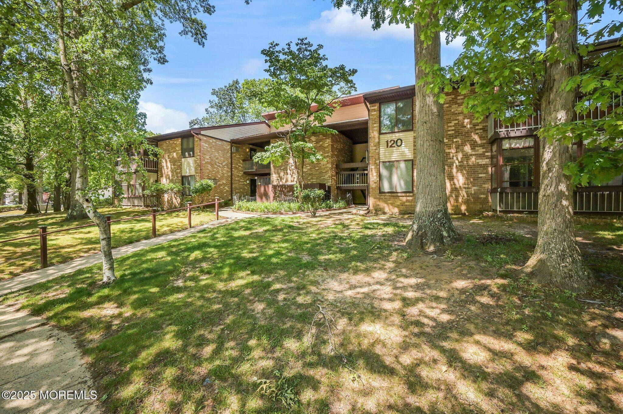 Manalapan, NJ 07726,120 Amberly Drive #K