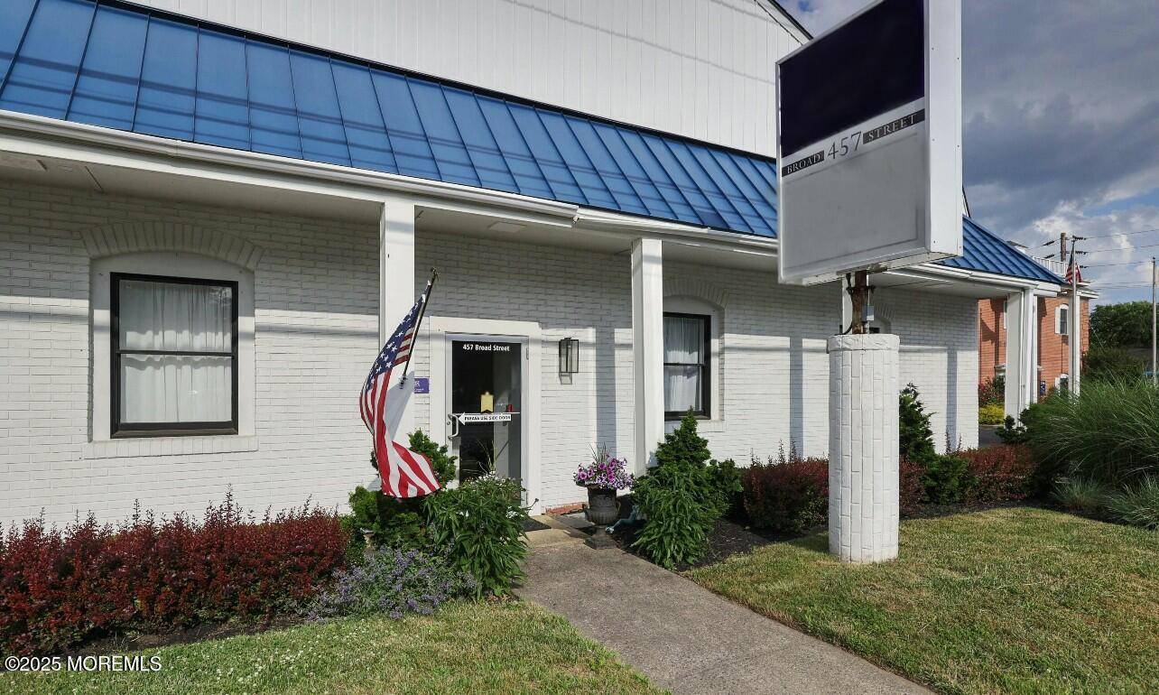 Shrewsbury Boro, NJ 07702,457 Broad Street