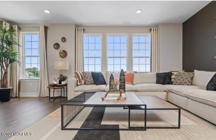 Manalapan, NJ 07726,8 Primrose Court