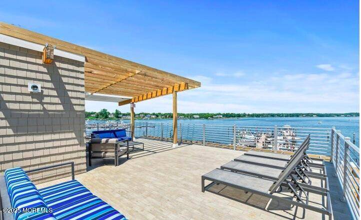 Red Bank, NJ 07701,28 Riverside Avenue #9G