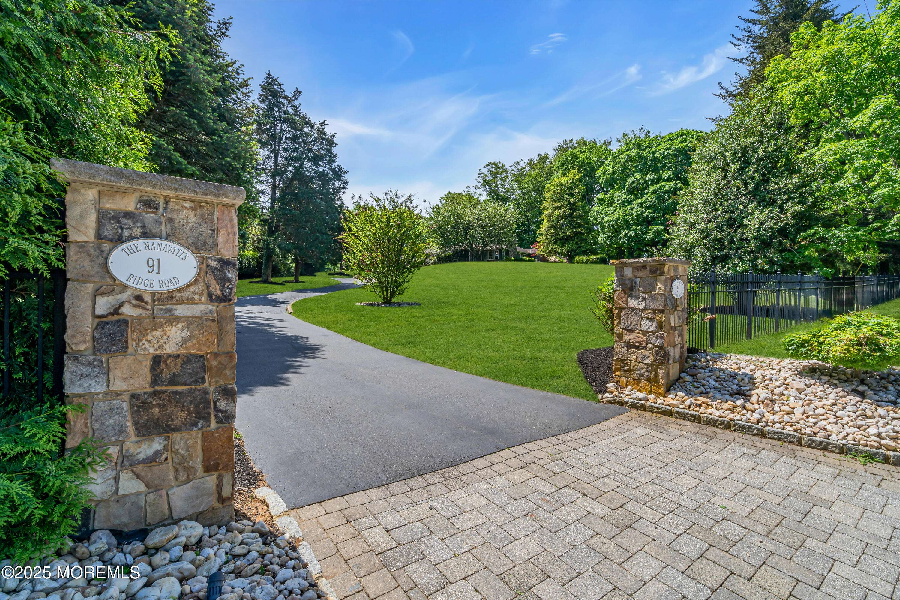 Rumson, NJ 07760,91 Ridge Road
