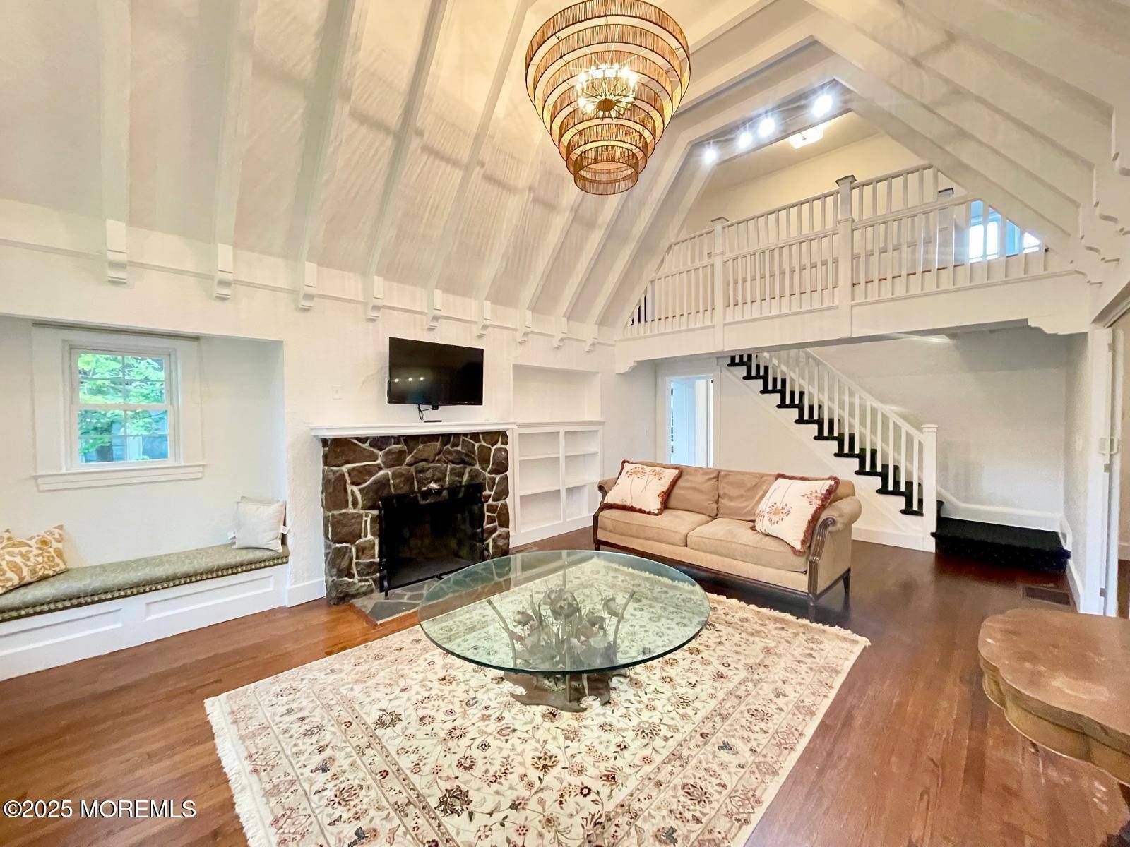 Deal, NJ 07723,1 Roseld Court