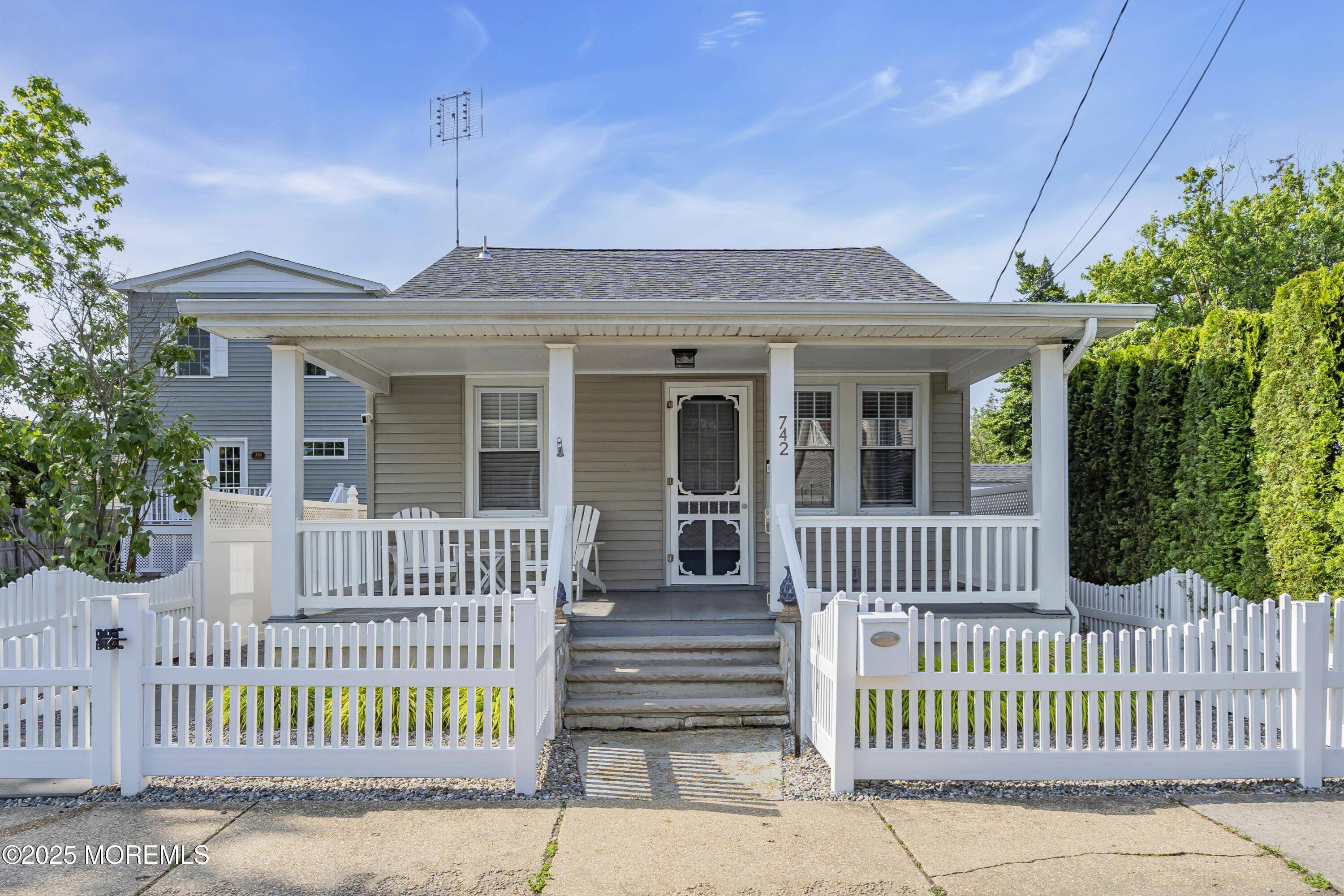 Lake Como, NJ 07719,742 Leroy Place