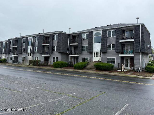 Keansburg, NJ 07734,98 Beachway Avenue #9