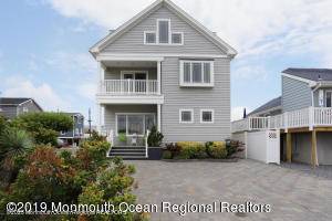 Manasquan, NJ 08736,573 Tarpon Avenue