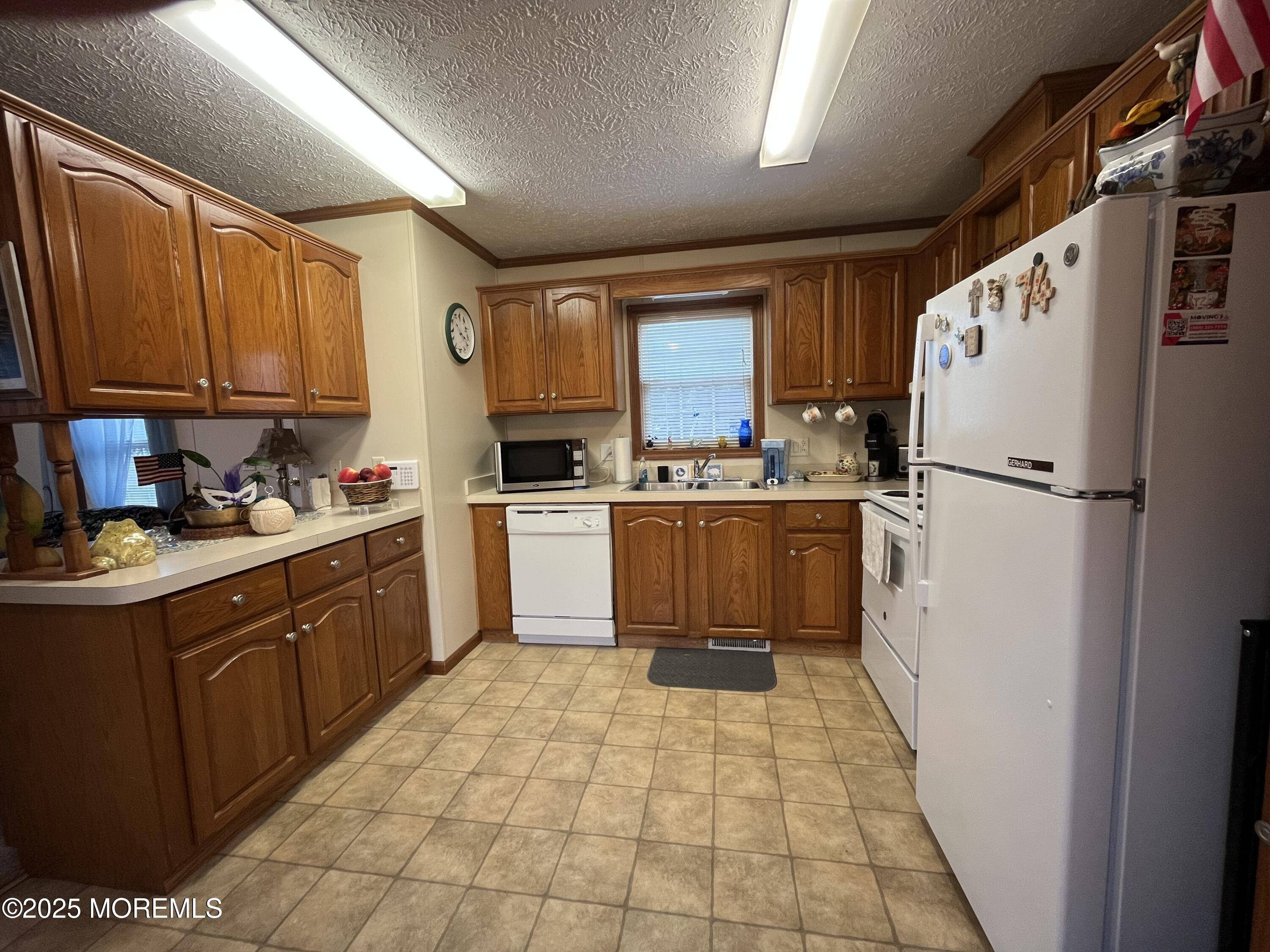 Whiting, NJ 08759,6 Raccoon Avenue
