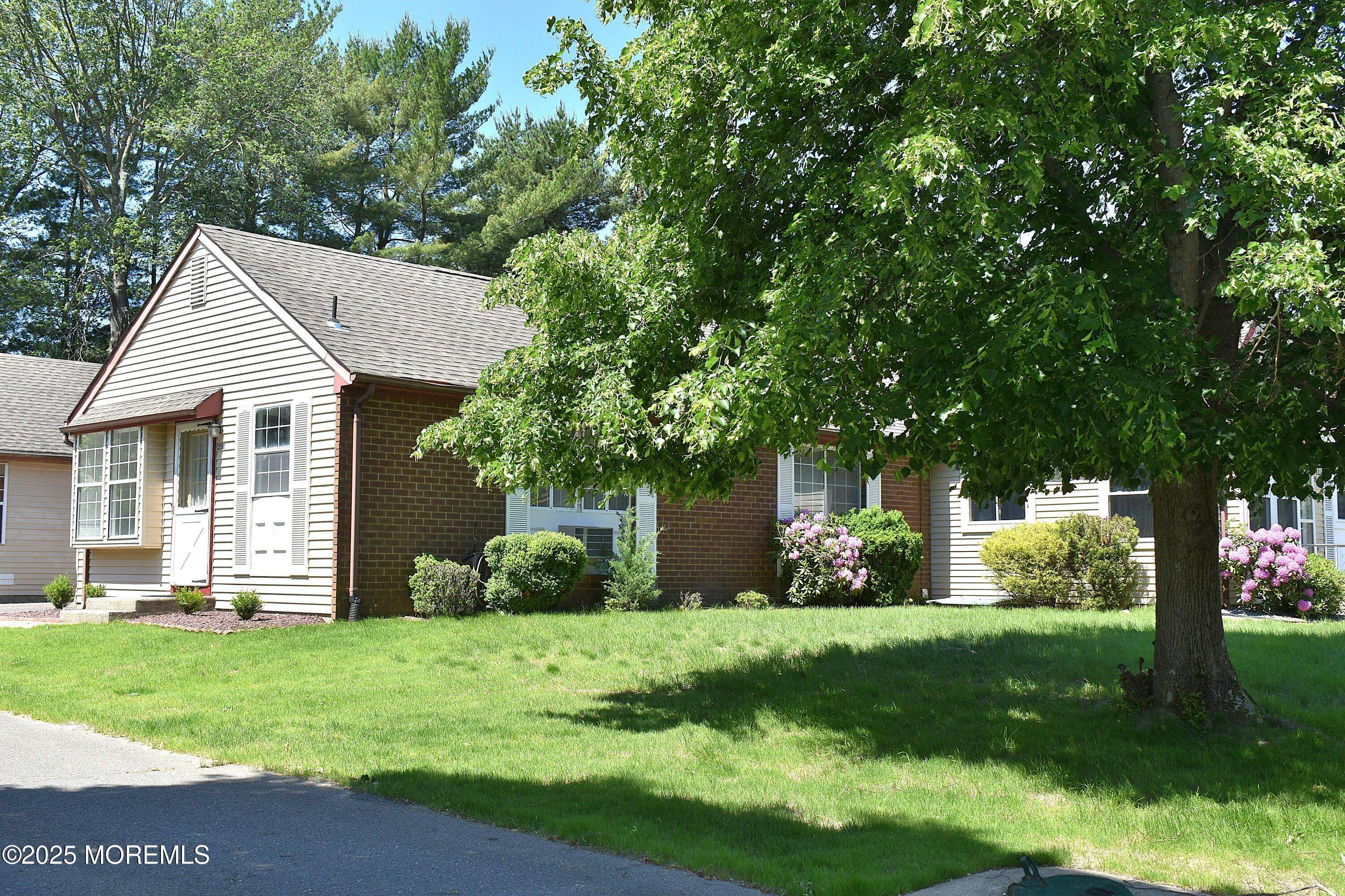 Whiting, NJ 08759,29 Easton Drive #61