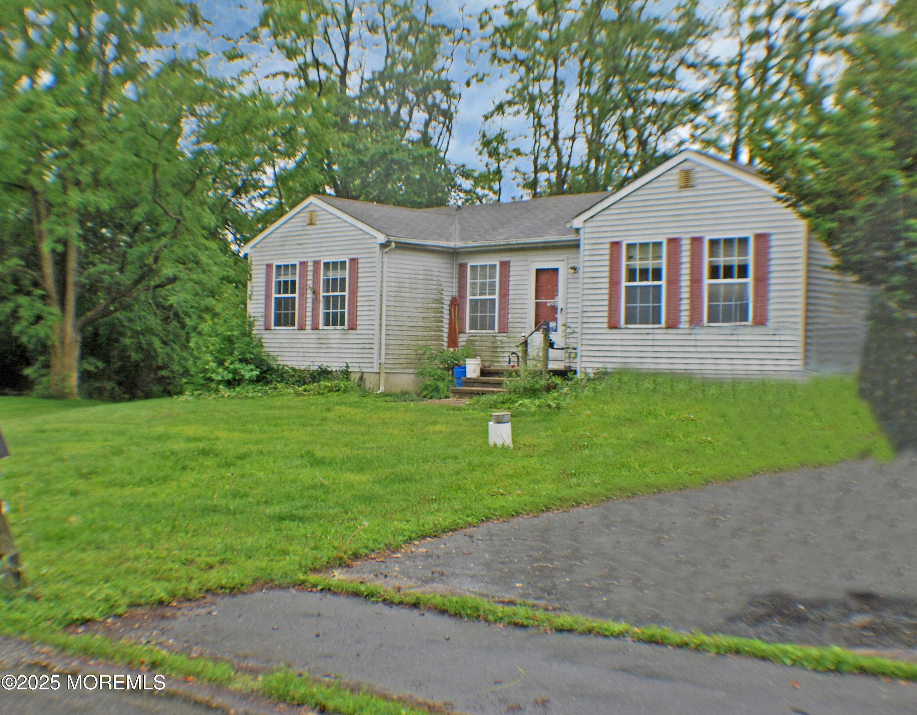 Cookstown, NJ 08511,25 Norlaine Drive