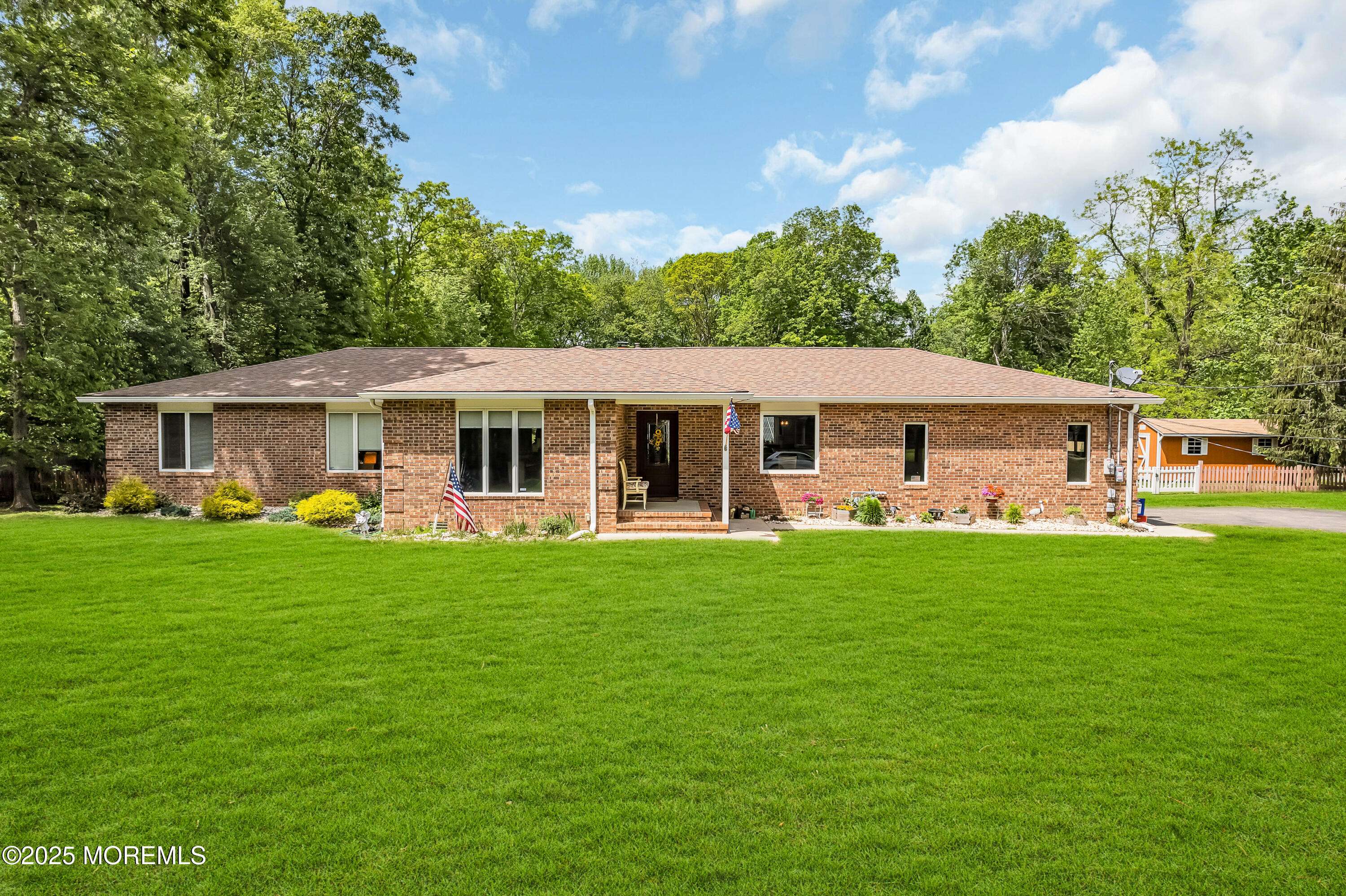 Howell, NJ 07731,3 Stoney Brook Trail