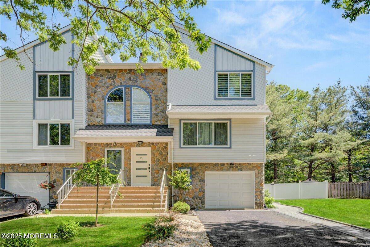 Manalapan, NJ 07726,85 Lone Star Lane