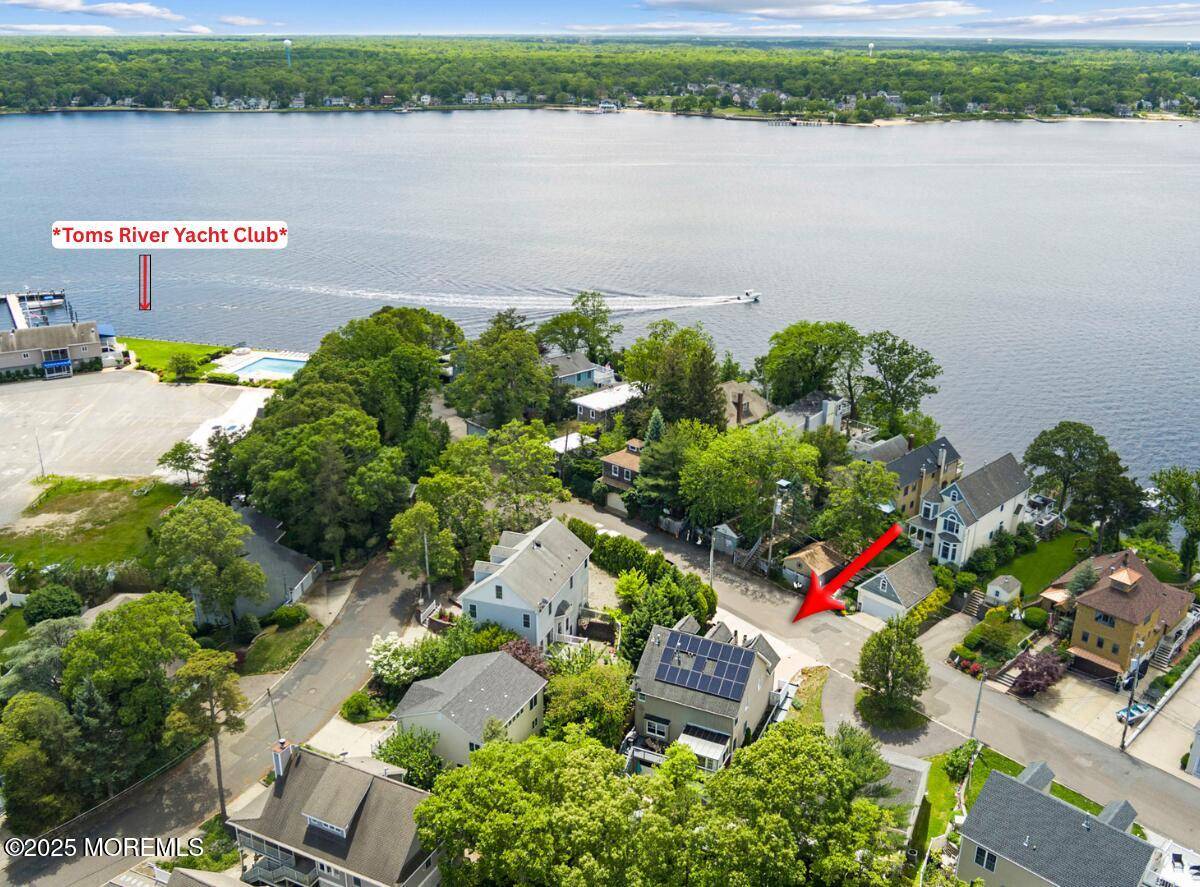 Toms River, NJ 08753,1427 Summit Avenue